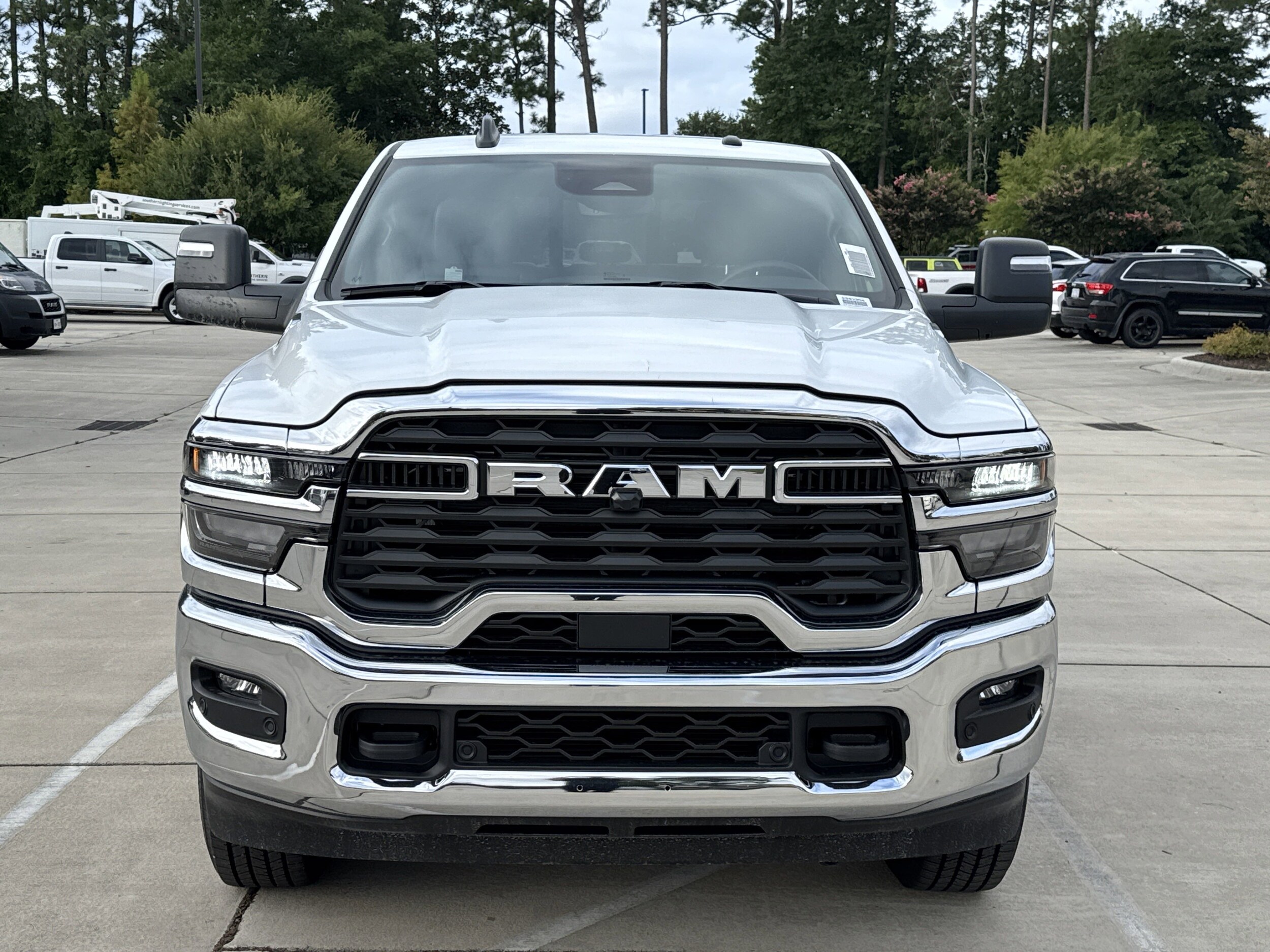 2025 Ram 2500 Tradesman photo 3