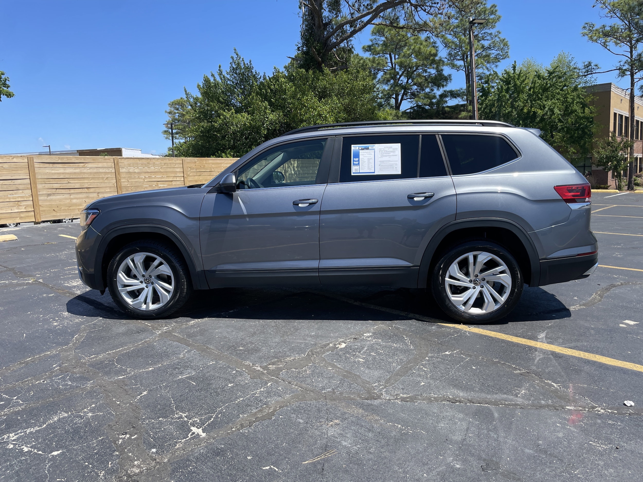 2021 Volkswagen Atlas 3.6L V6 SE w/Technology photo 6