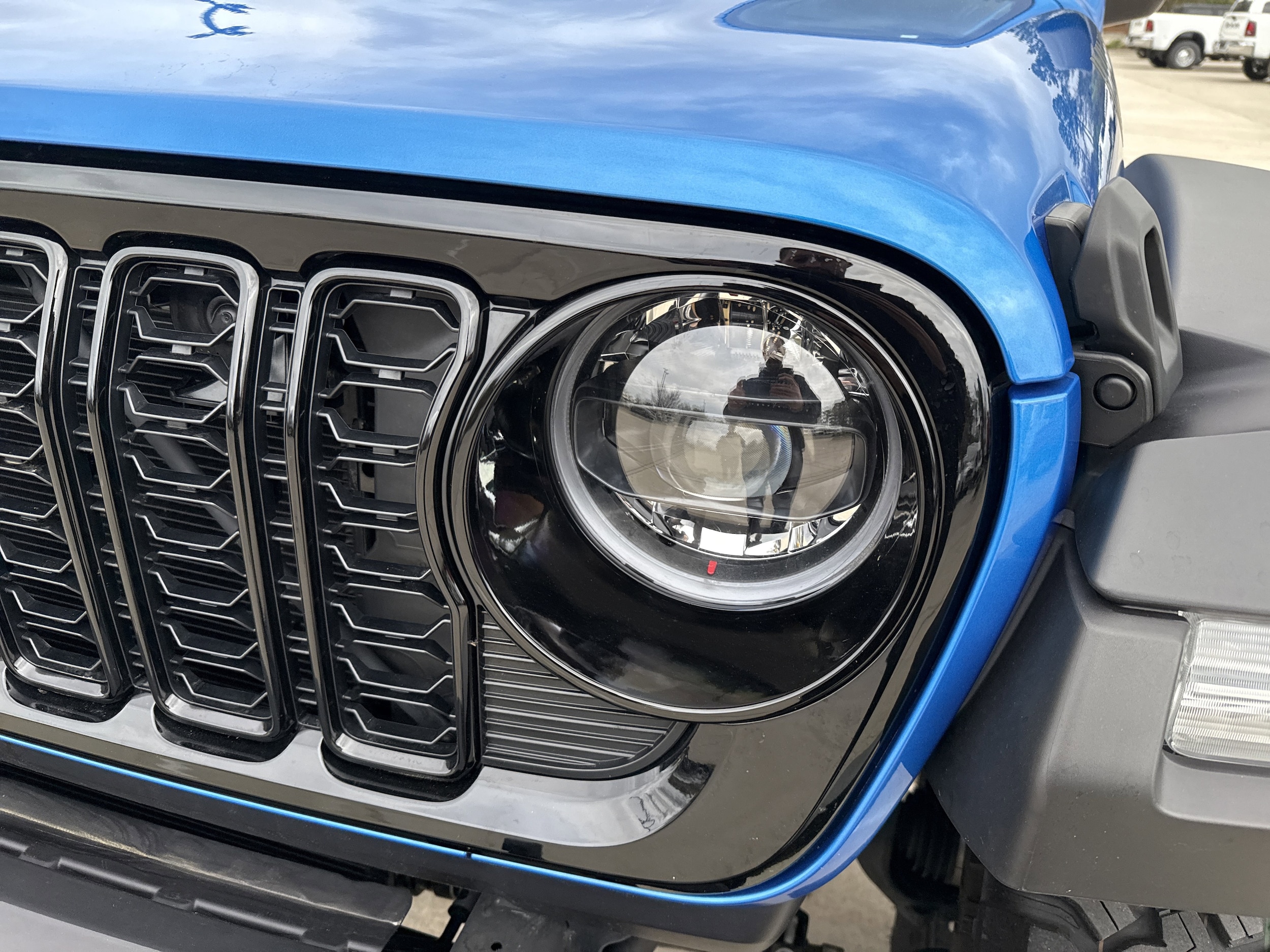 2024 Jeep Wrangler Willys photo 4