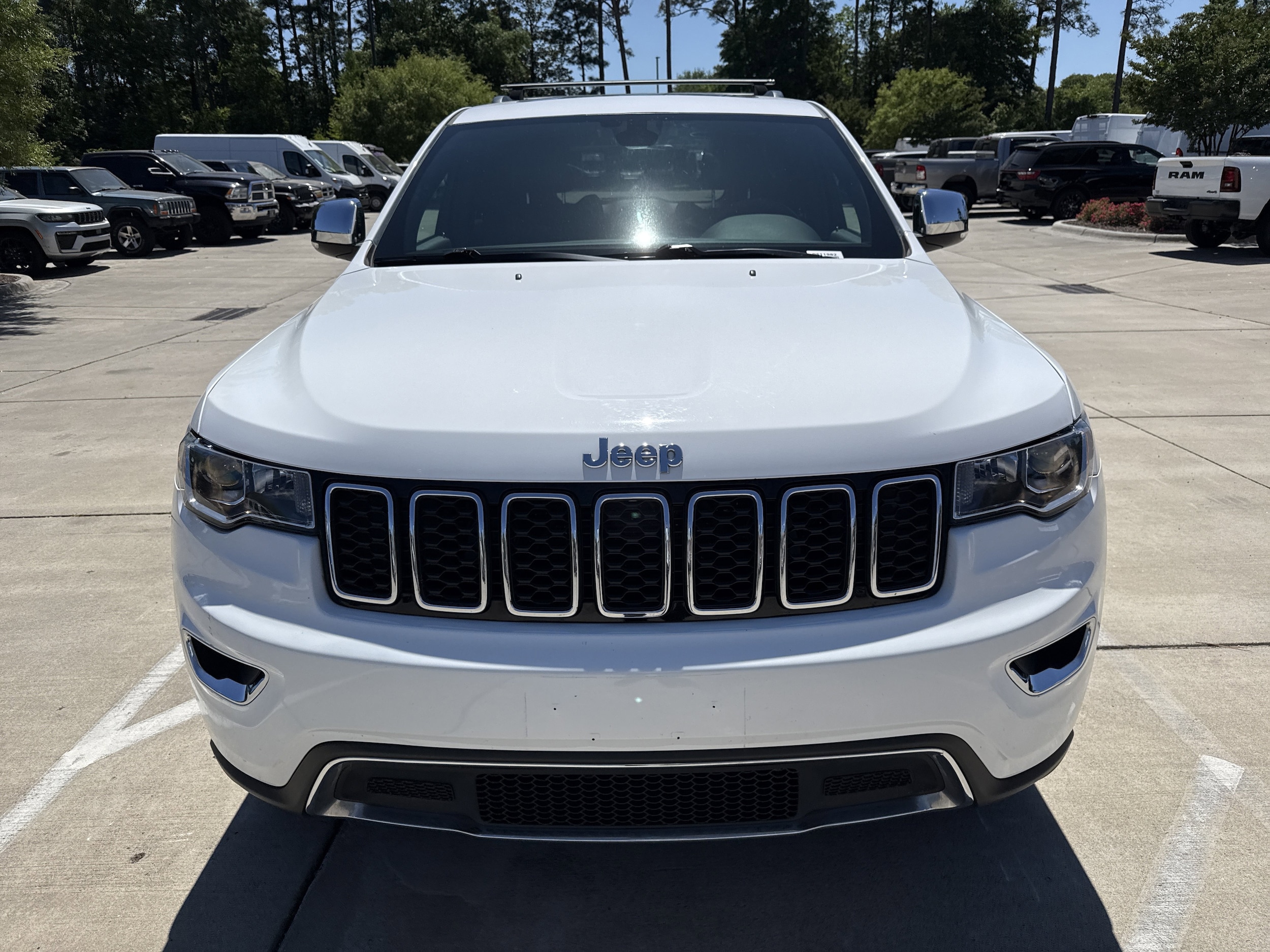 2018 Jeep Grand Cherokee Limited photo 2