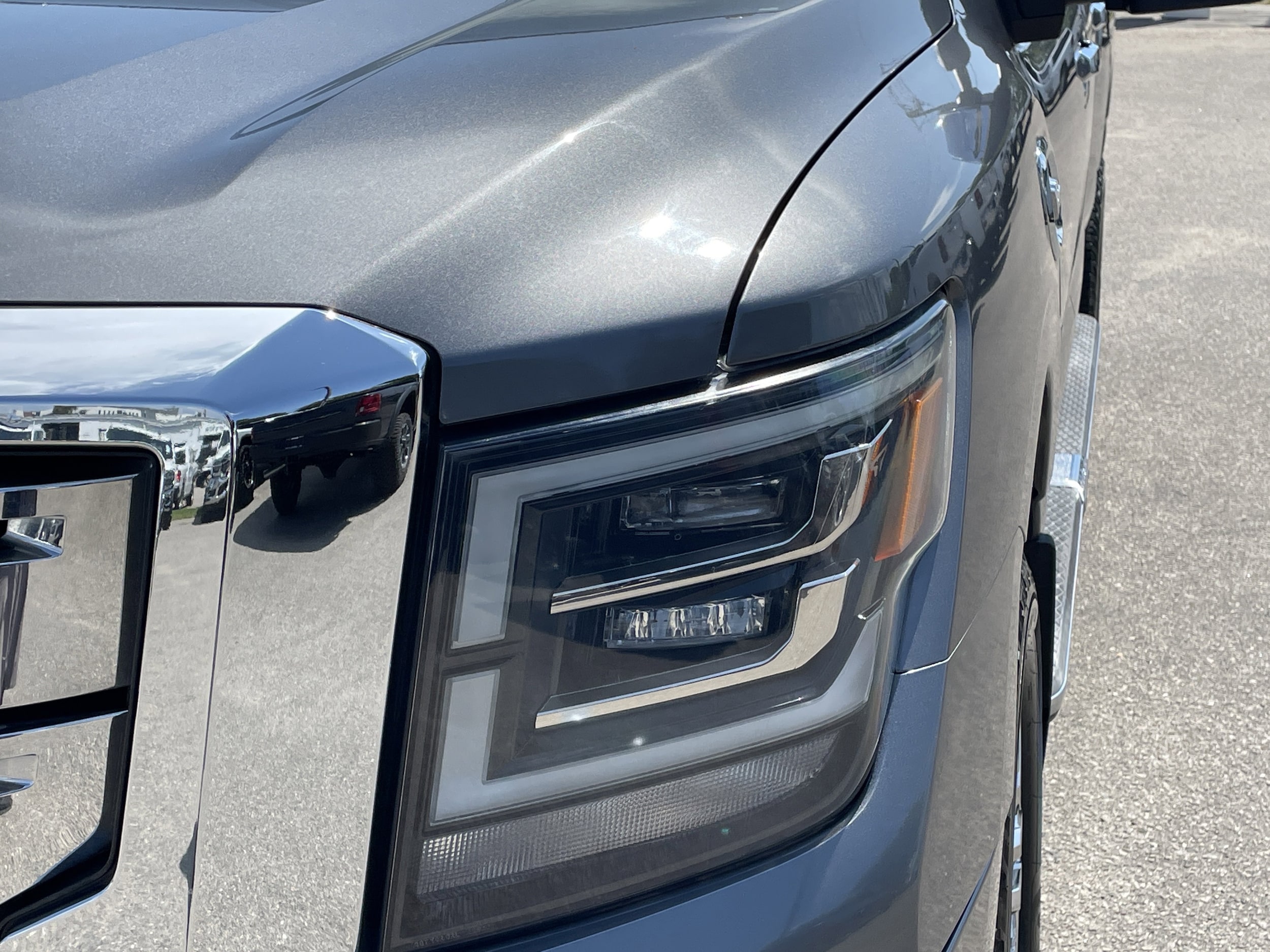 2020 Nissan Titan XD SL photo 3