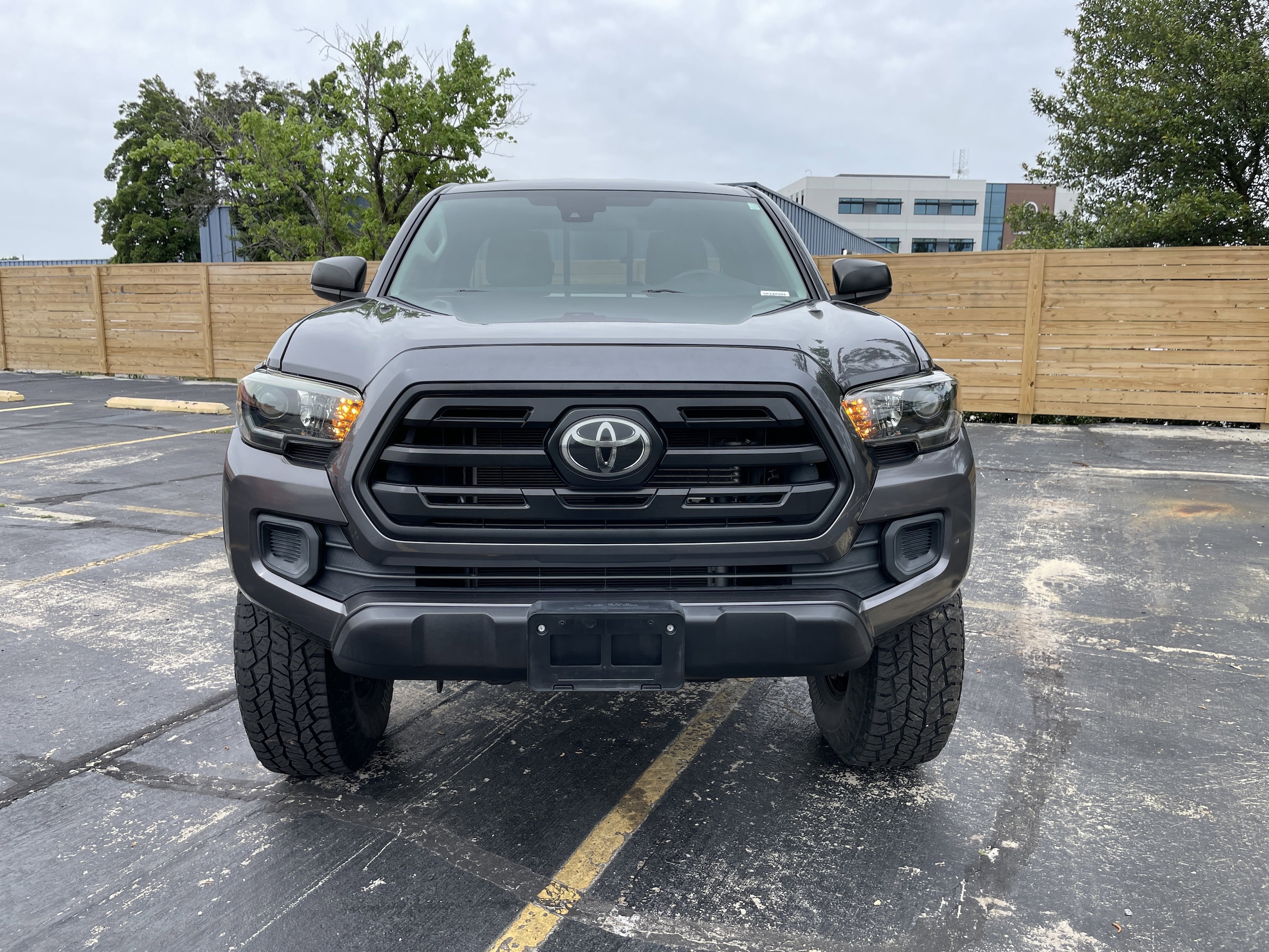 2019 Toyota Tacoma SR5 photo 2