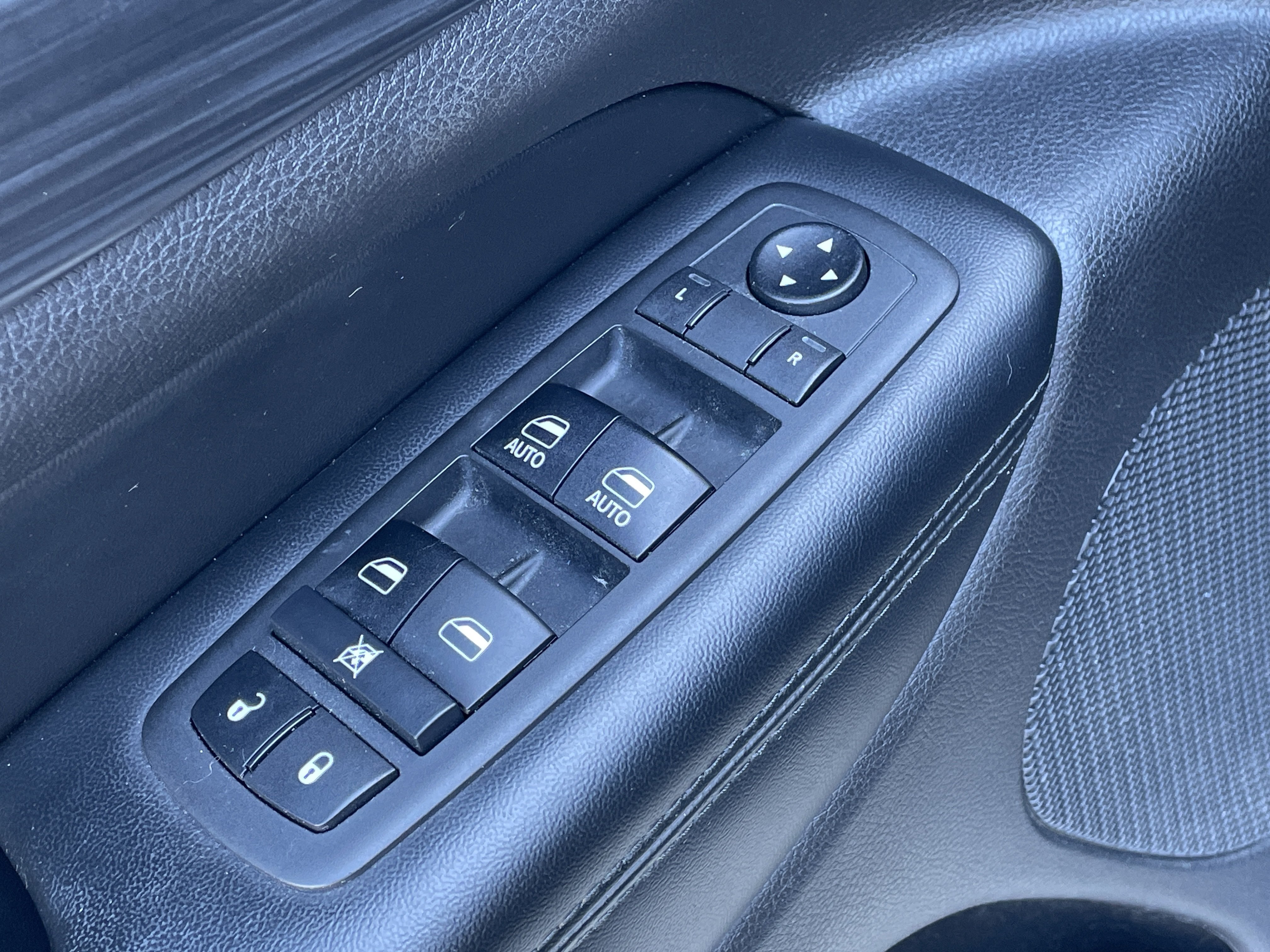 Used 2019 Jeep Grand Cherokee Altitude SUV