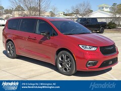 2026 Chrysler Pacifica Select Passenger Van