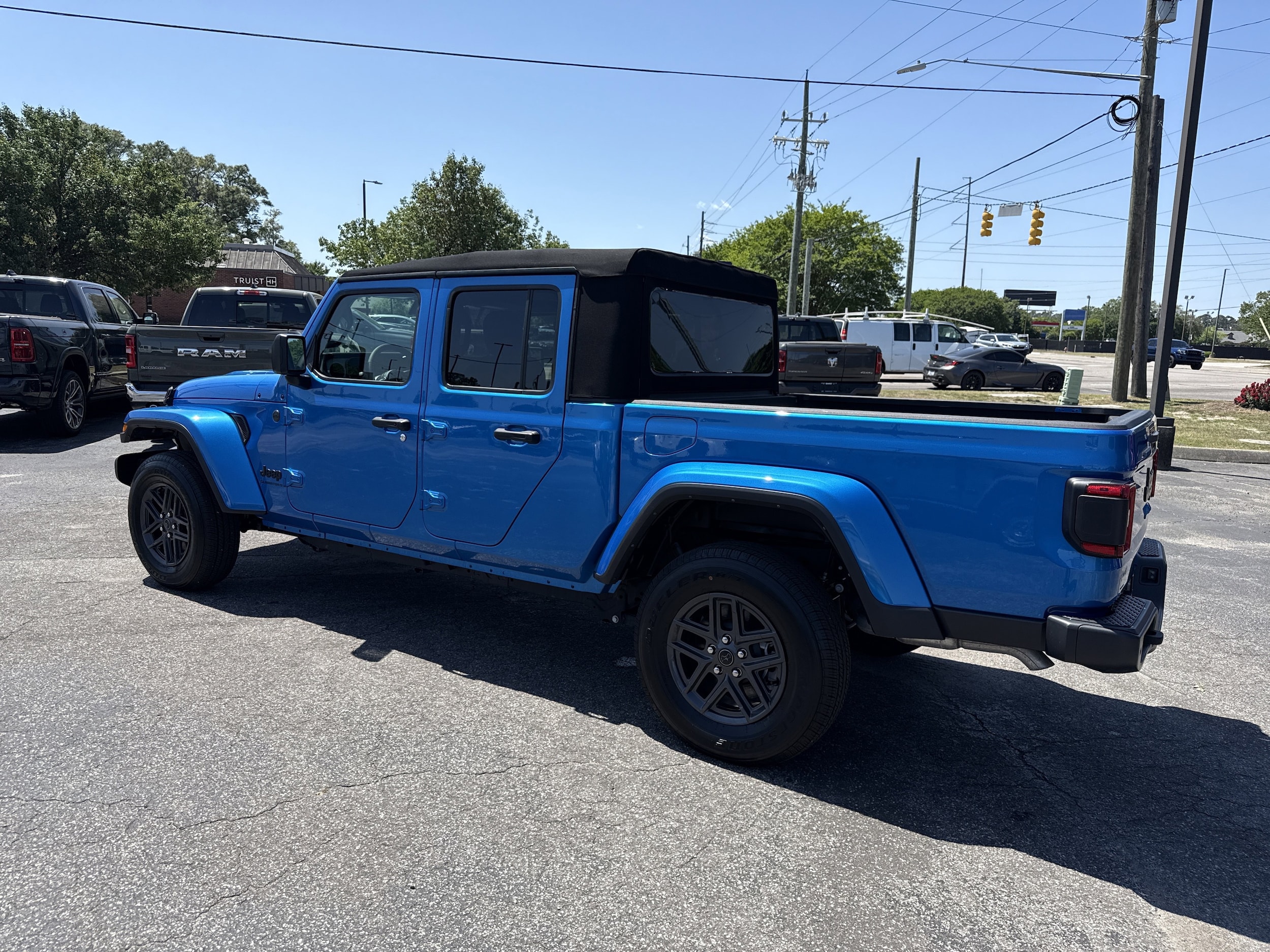 2024 Jeep Gladiator Sport S photo 6