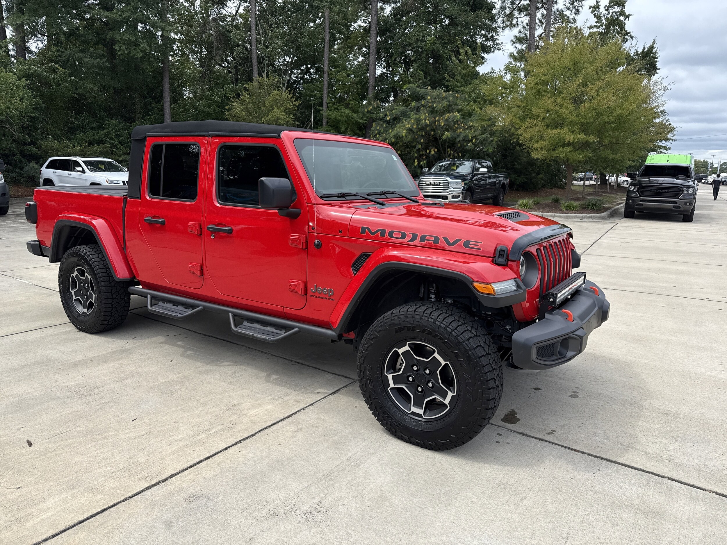 2023 Jeep Gladiator Mojave photo 2