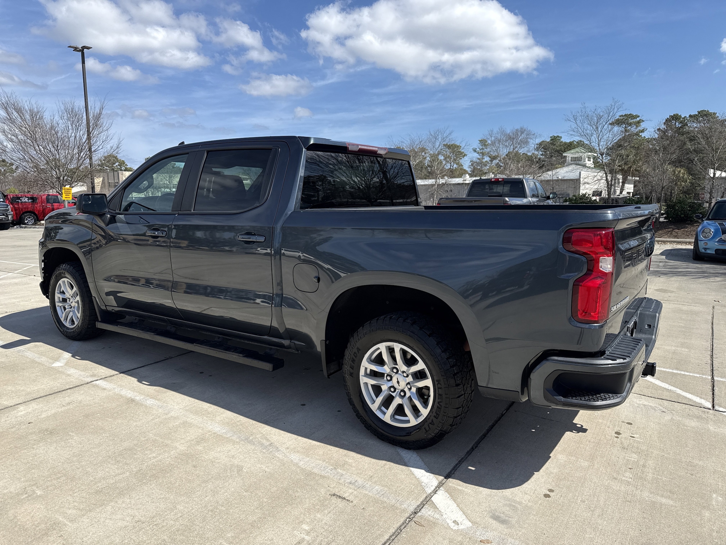 2020 Chevrolet Silverado 1500 RST photo 3