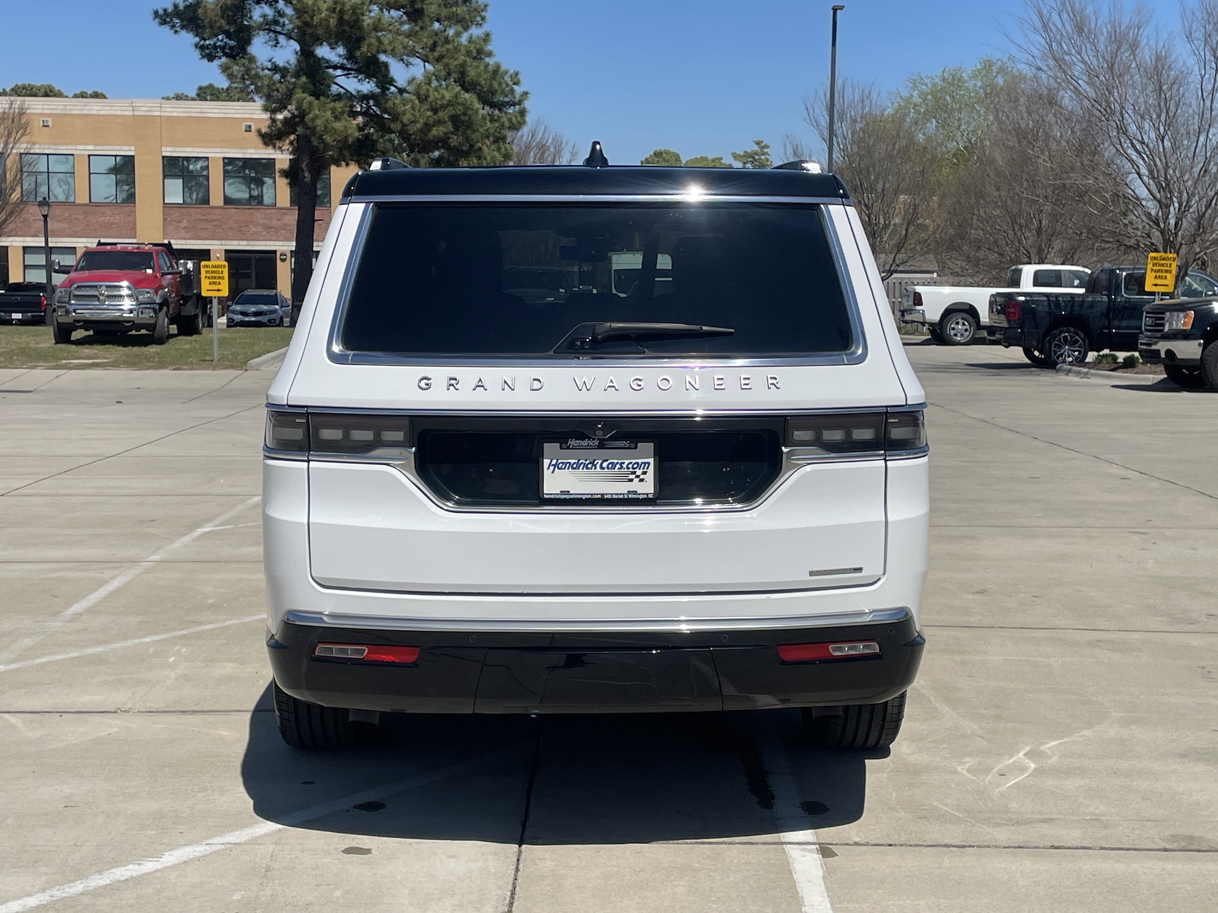 2024 Jeep Grand Wagoneer L Series III photo 3