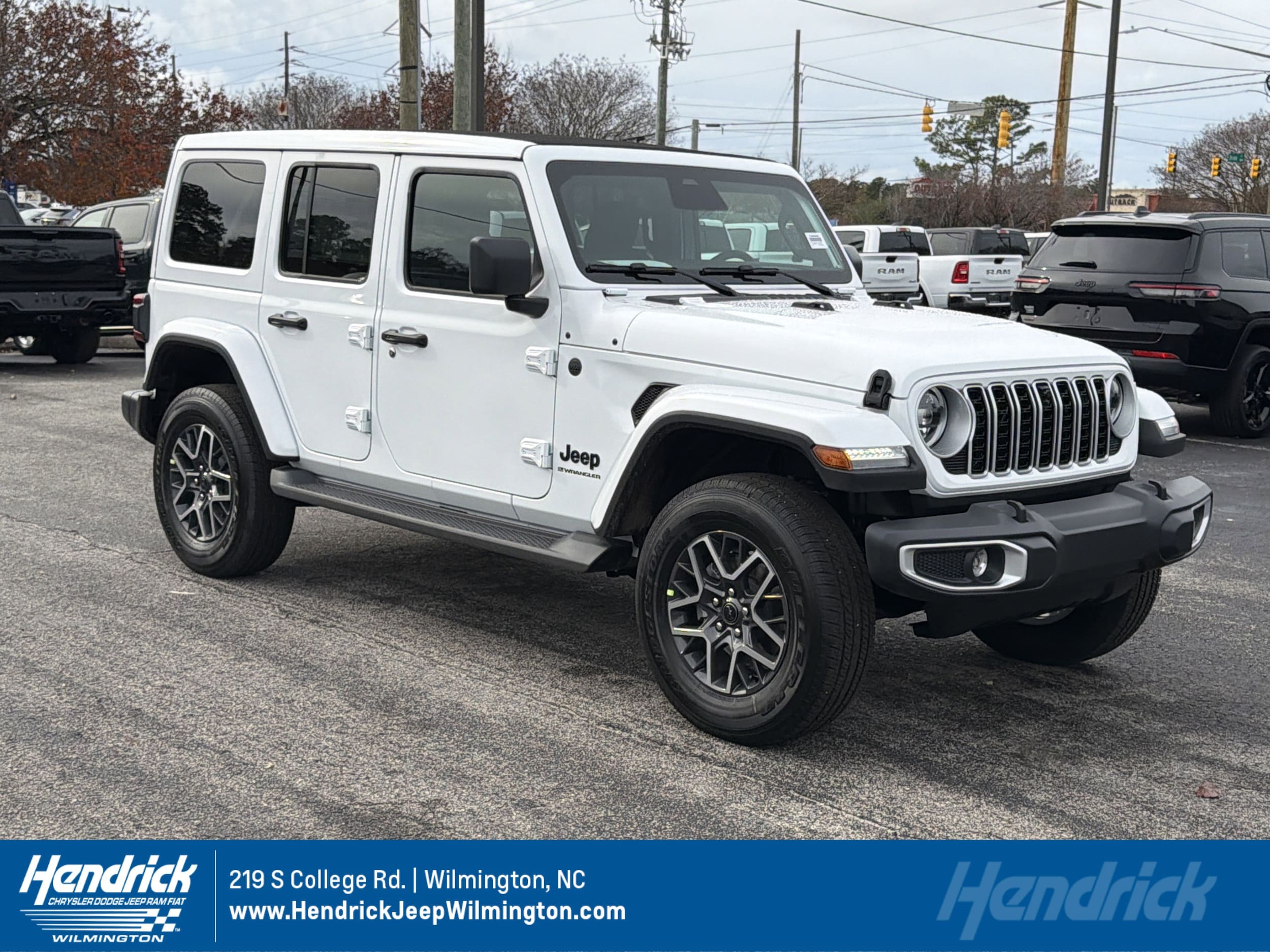2026 Jeep Wrangler 4-Door Sahara's photo