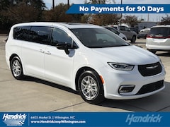 2026 Chrysler Pacifica Select Passenger Van