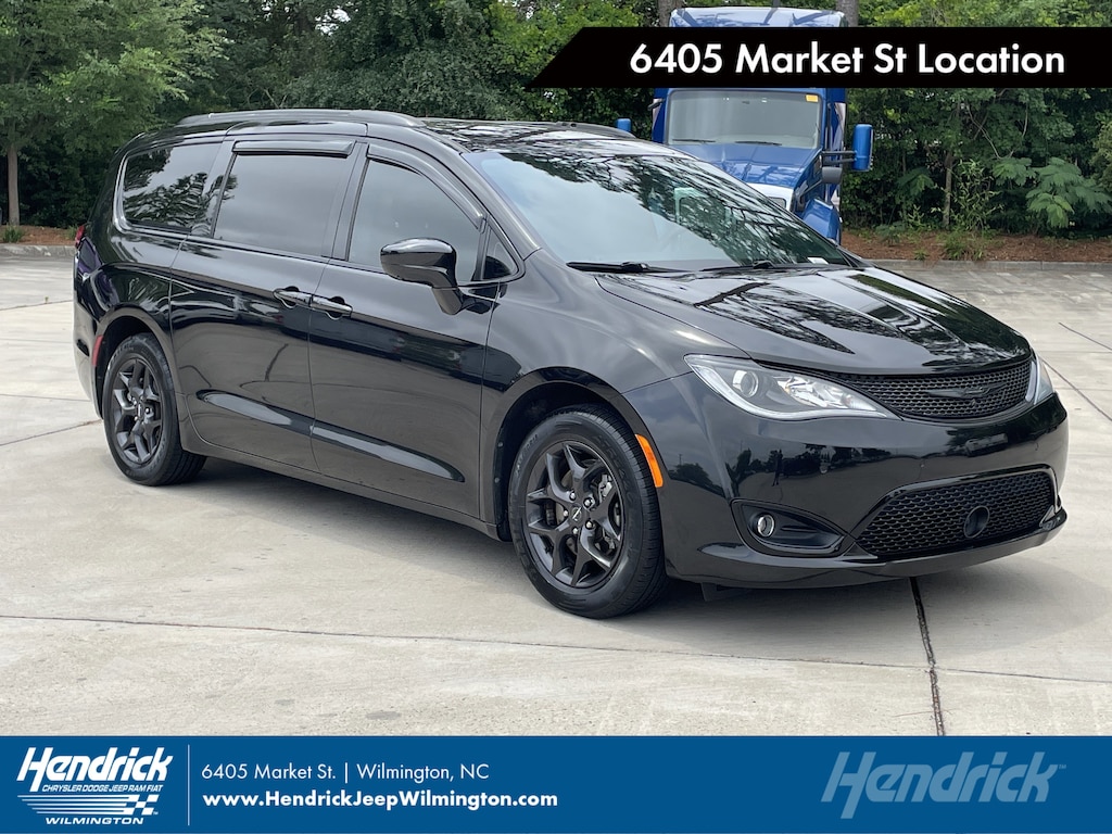 Used 2020 Chrysler Pacifica Touring L Van Passenger Van
