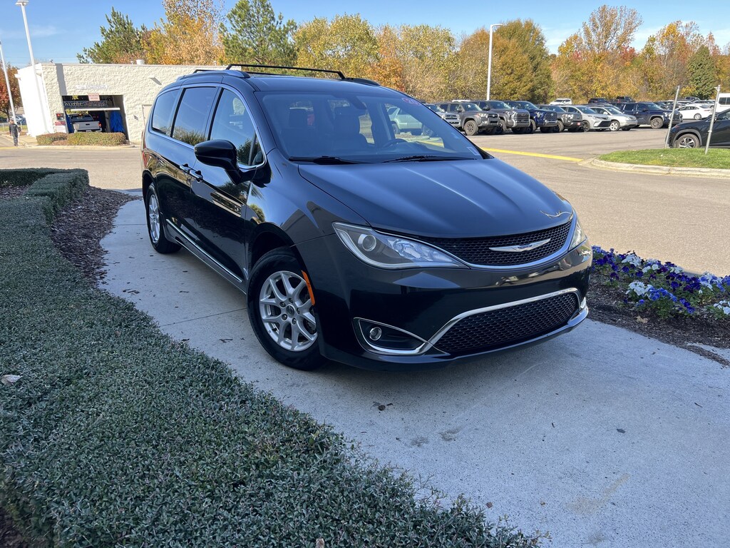Used 2020 Chrysler Pacifica Touring L Van Passenger Van