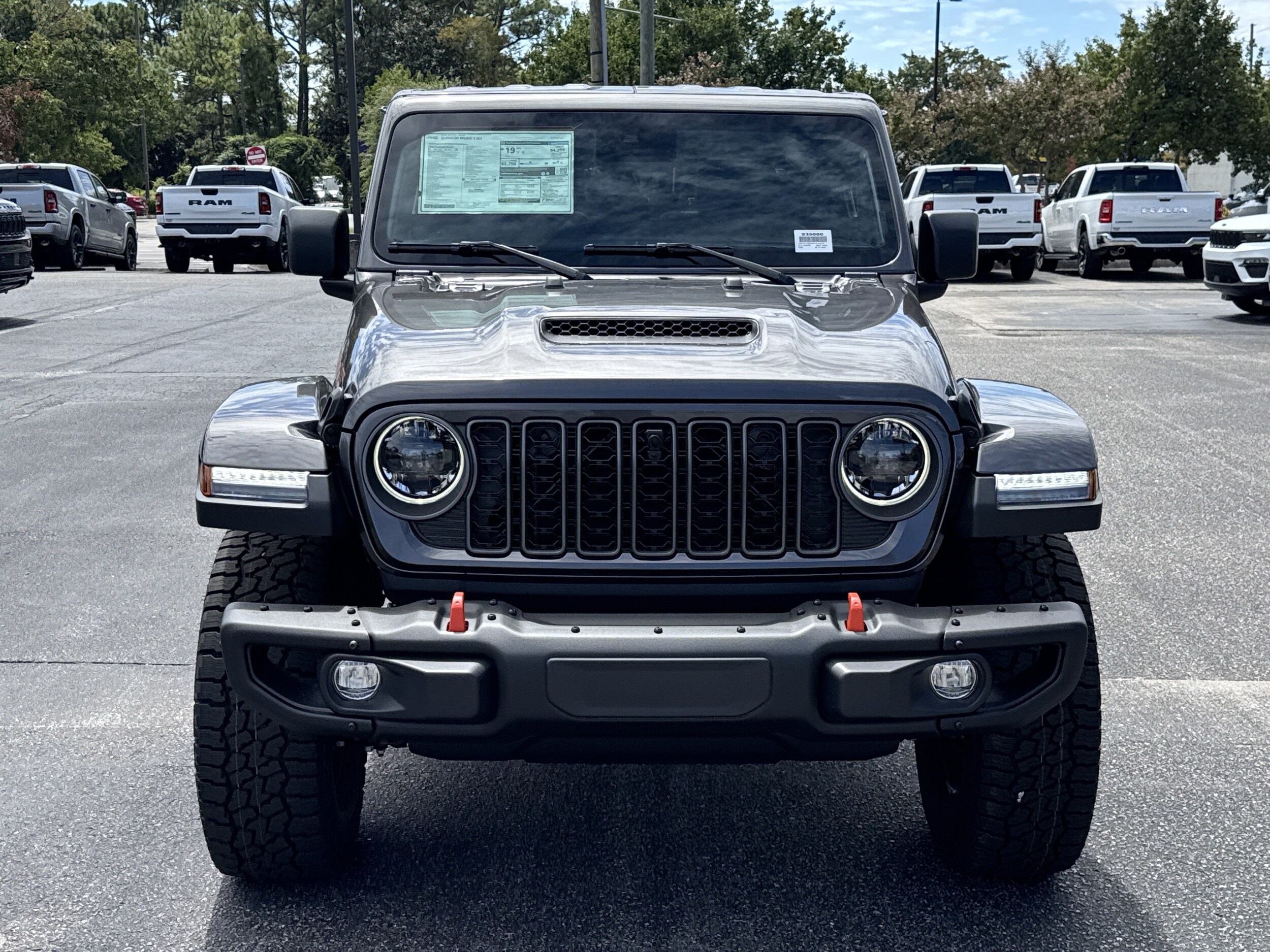 2025 Jeep Gladiator Mojave photo 3