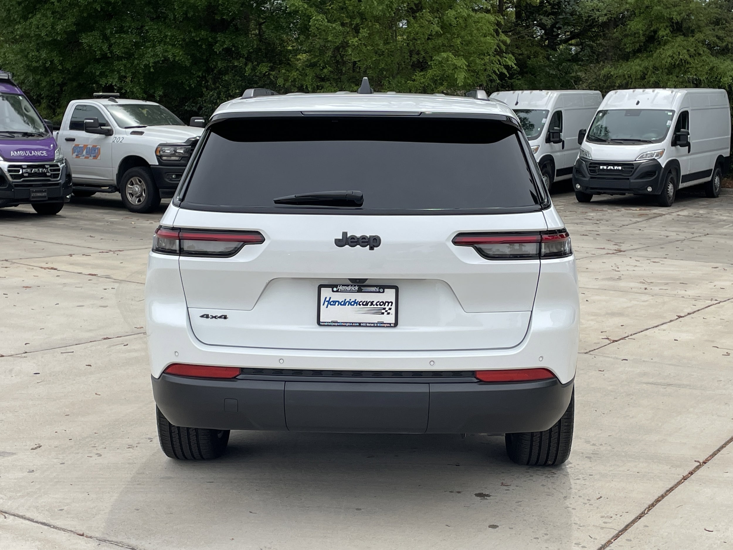 2025 Jeep Grand Cherokee L Altitude X photo 3
