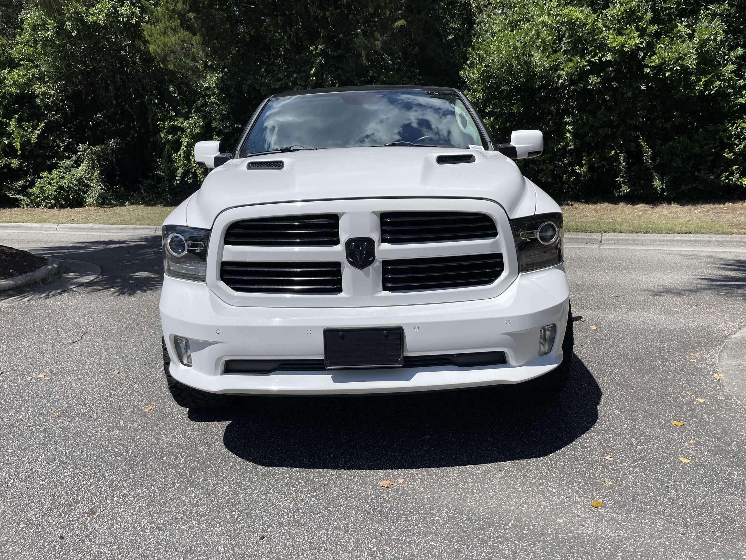 2015 Ram 1500 Sport photo 2