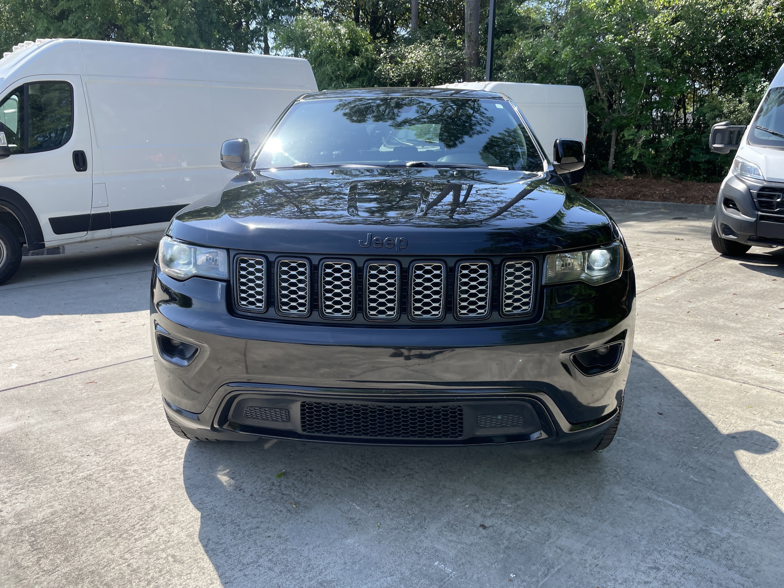 2019 Jeep Grand Cherokee Altitude photo 2
