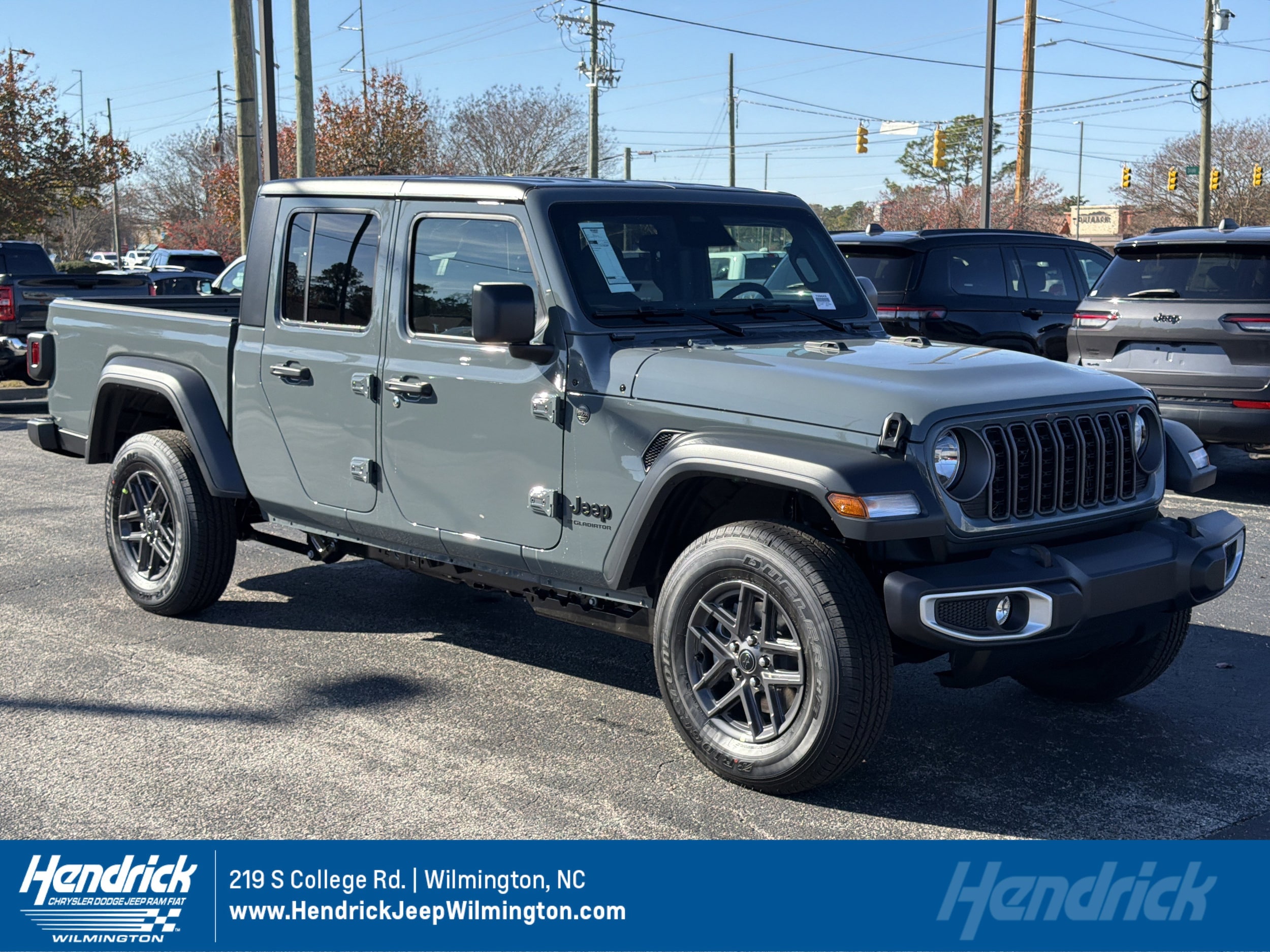 2026 Jeep Gladiator Sport S's photo