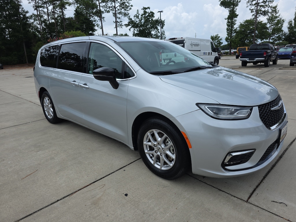 Used 2024 Chrysler Pacifica Touring L Van Passenger Van