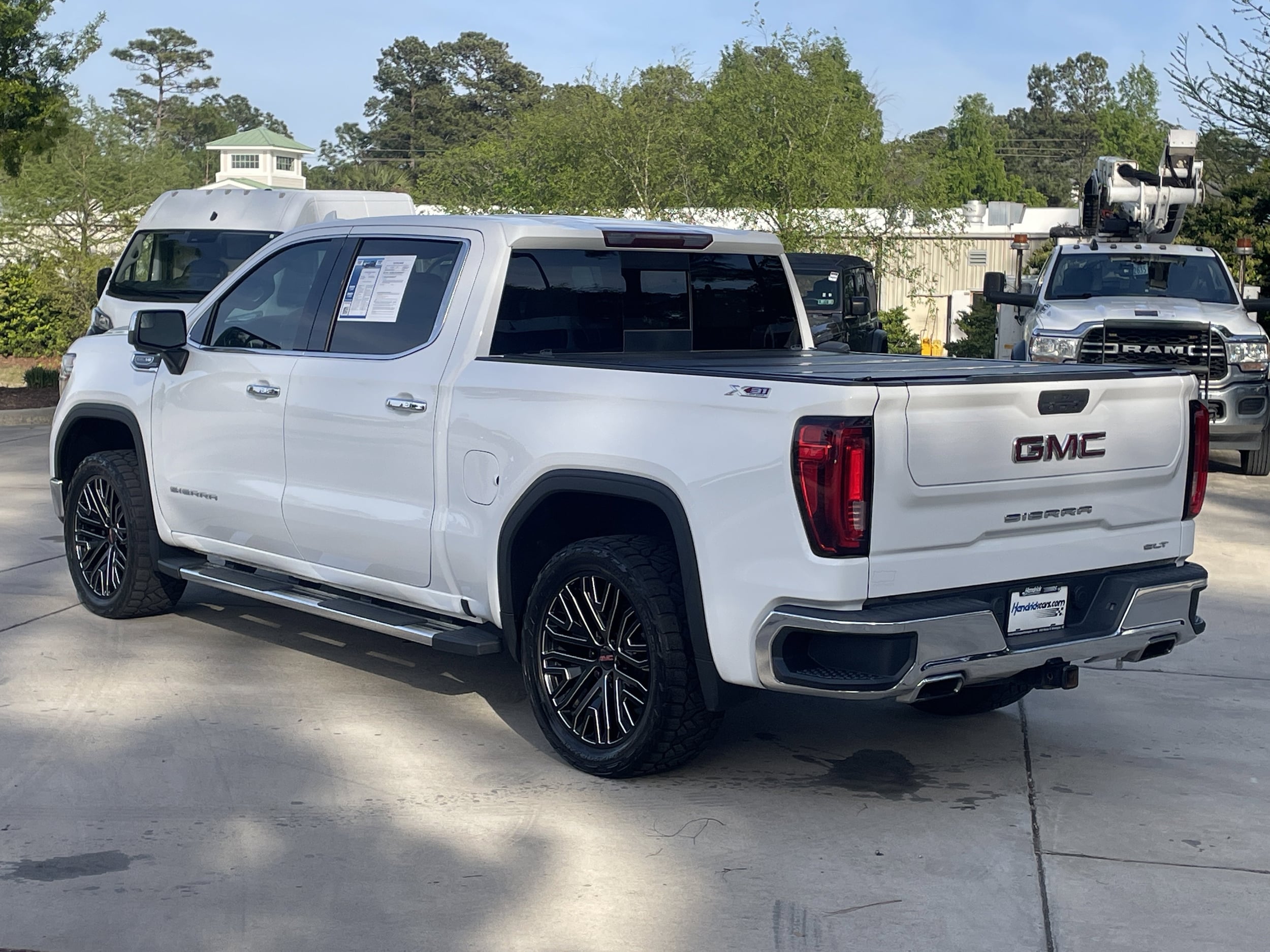 2019 GMC Sierra 1500 SLT photo 3