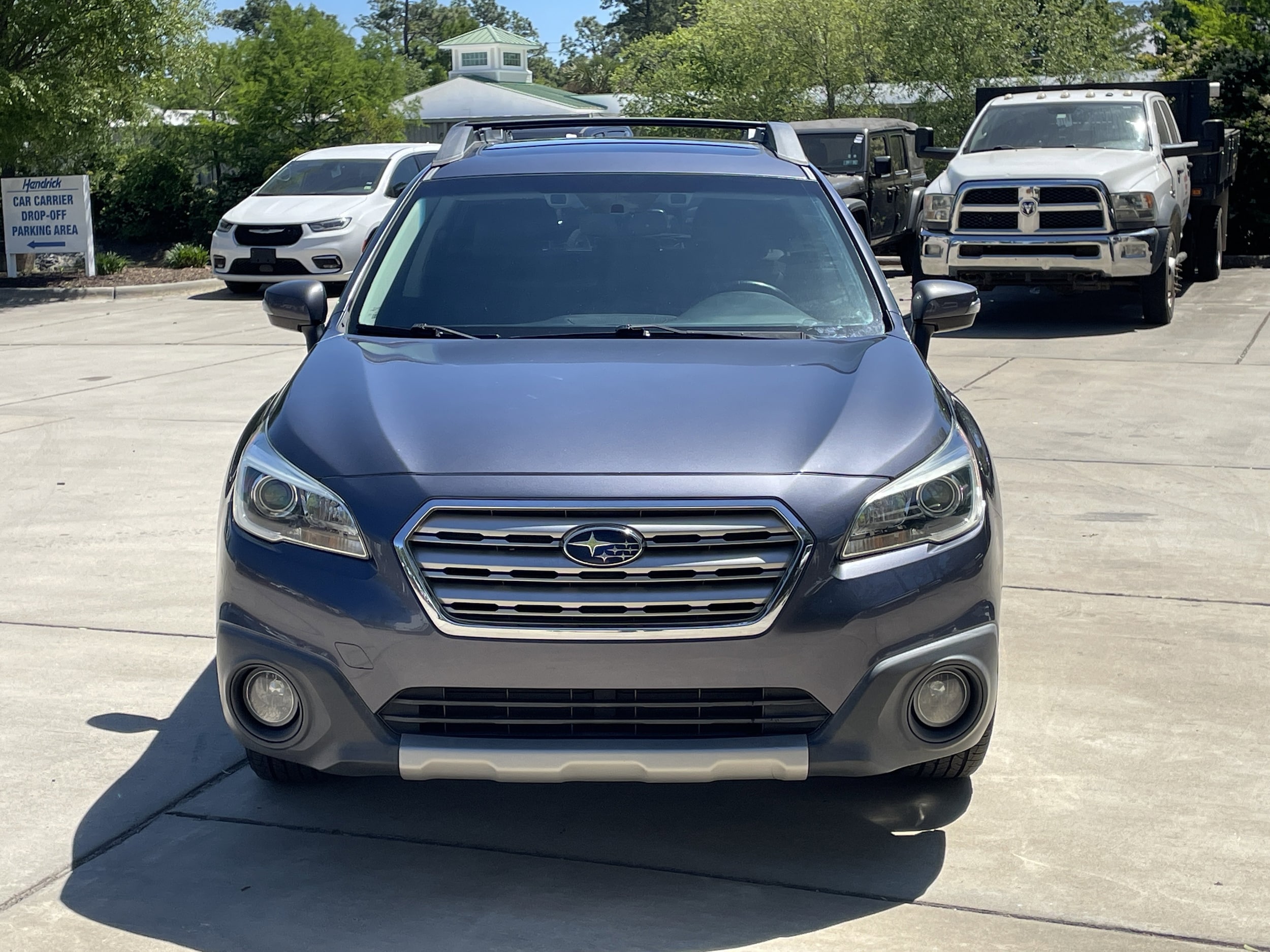 2016 Subaru Outback 2.5i Limited photo 2