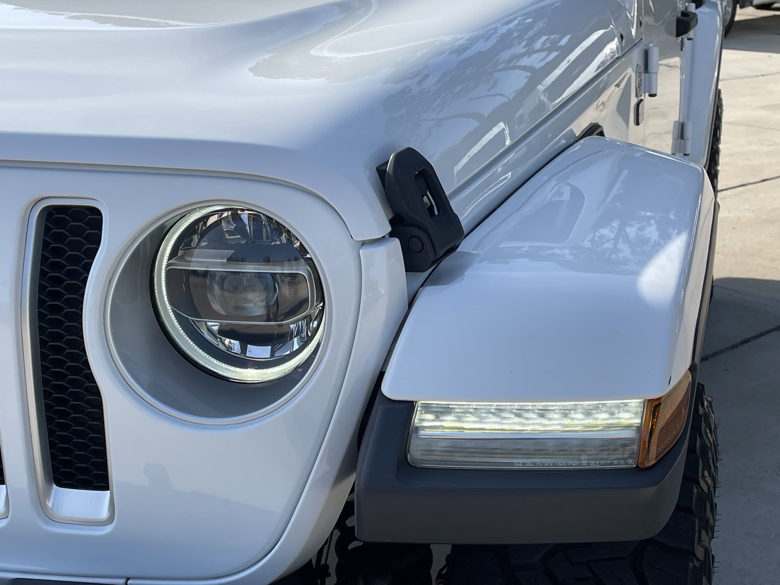 2020 Jeep Wrangler Sahara photo 5