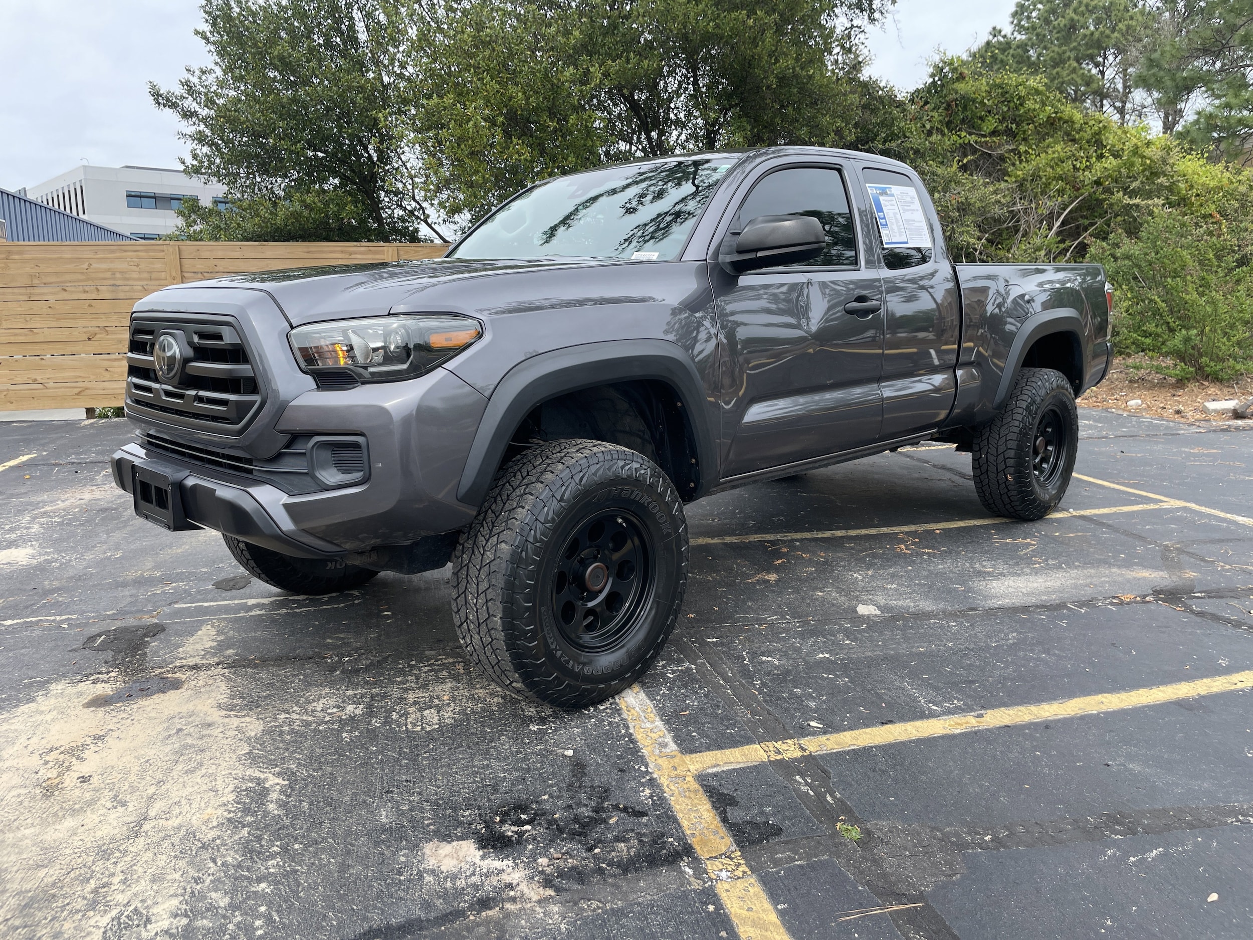 2019 Toyota Tacoma SR5 photo 4
