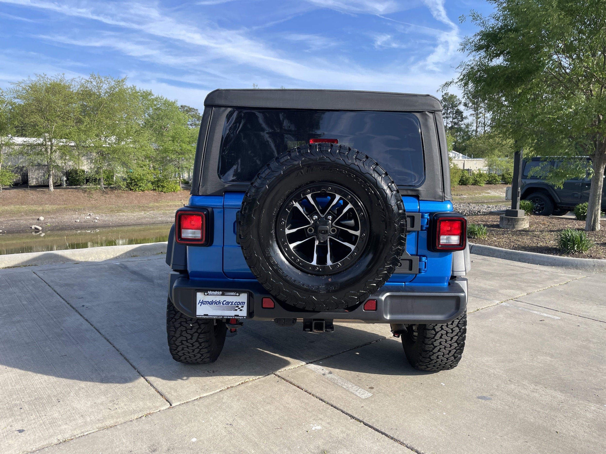 2025 Jeep Wrangler Willys photo 3