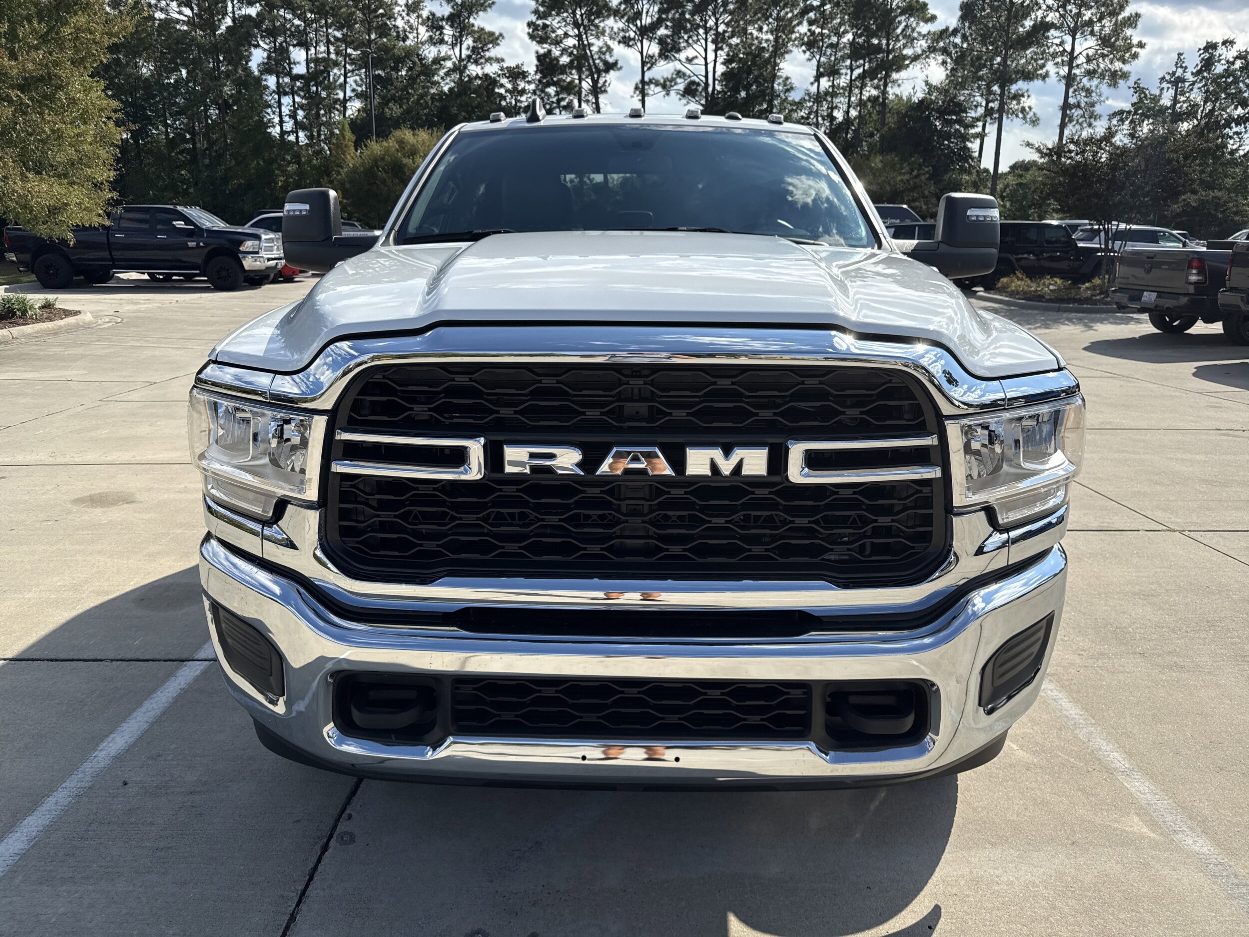 2024 Ram 3500 Tradesman photo 3