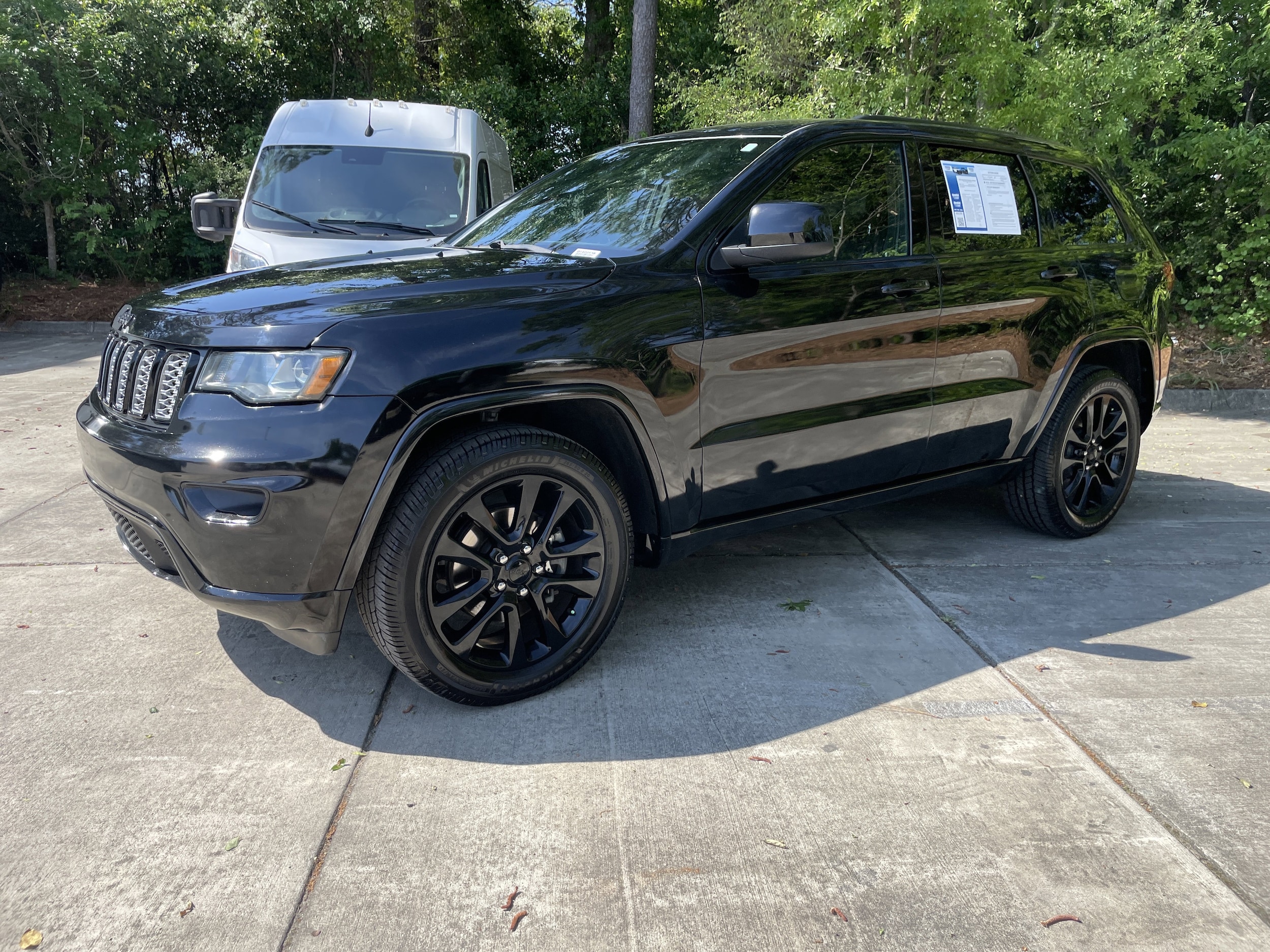 2019 Jeep Grand Cherokee Altitude photo 4