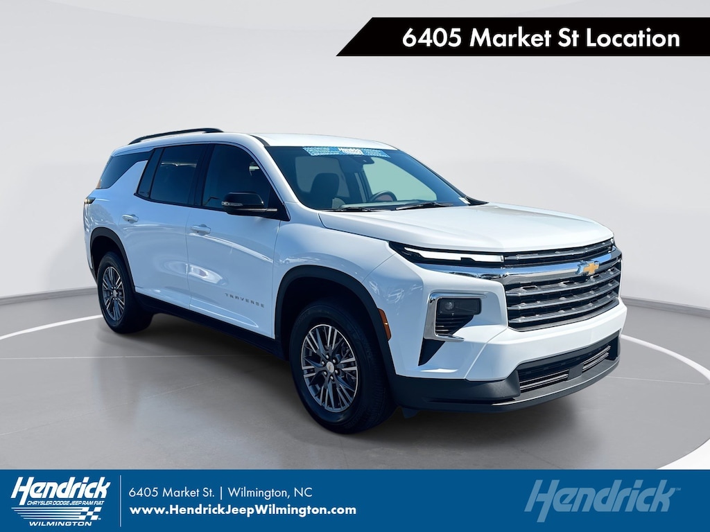 Used 2025 Chevrolet Traverse FWD LT SUV