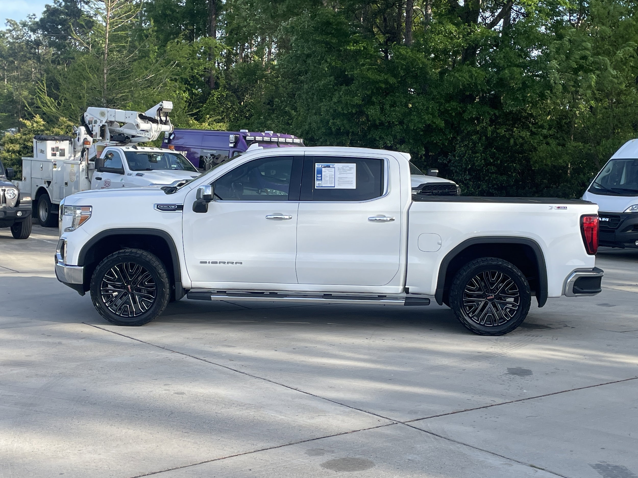 2019 GMC Sierra 1500 SLT photo 6