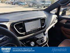 2026 Chrysler Pacifica Pinnacle Passenger Van