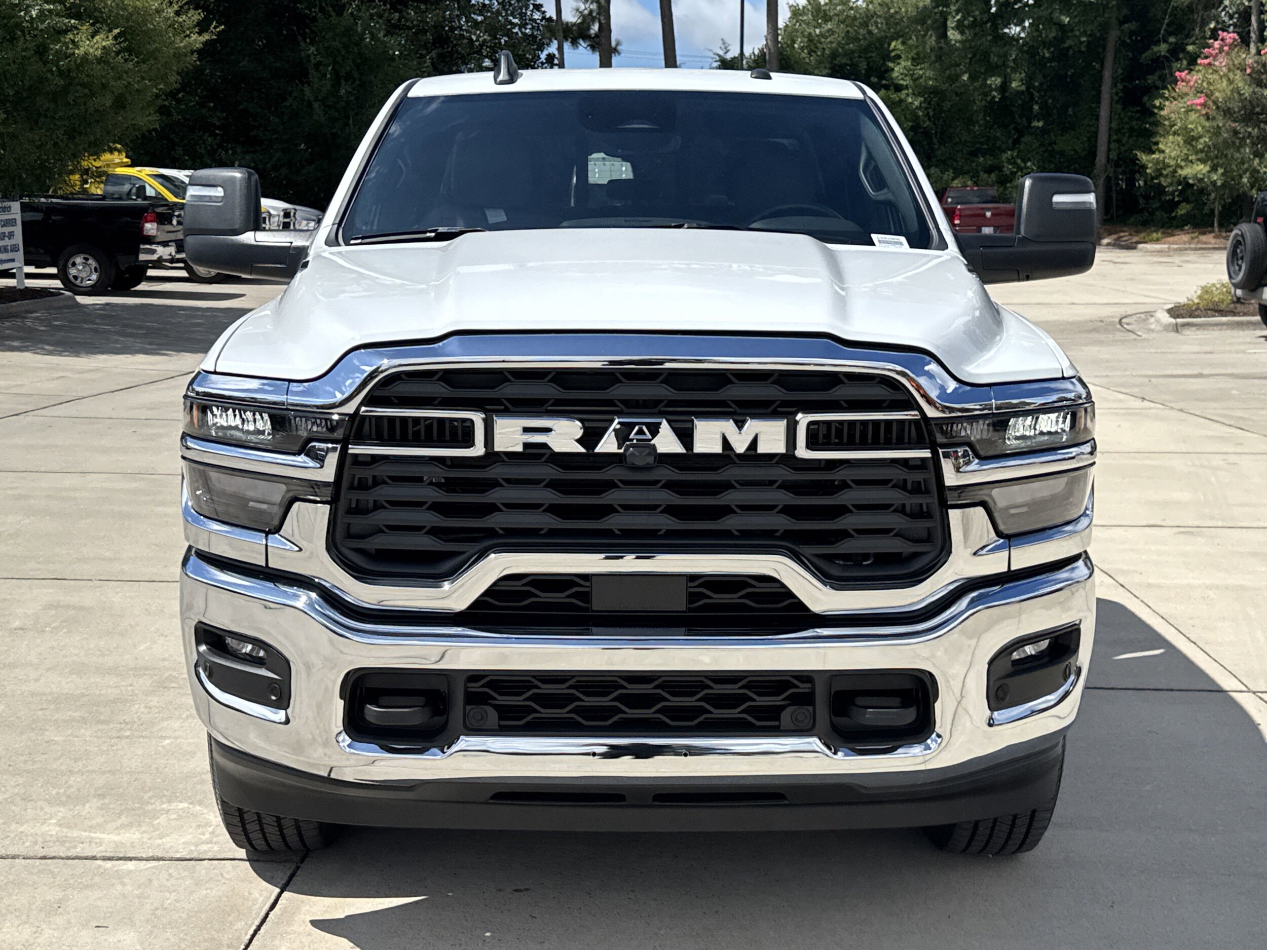2025 Ram 2500 Tradesman photo 3