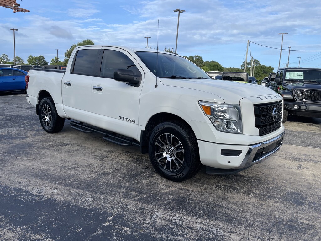 Used 2021 Nissan Titan SV Truck Crew Cab