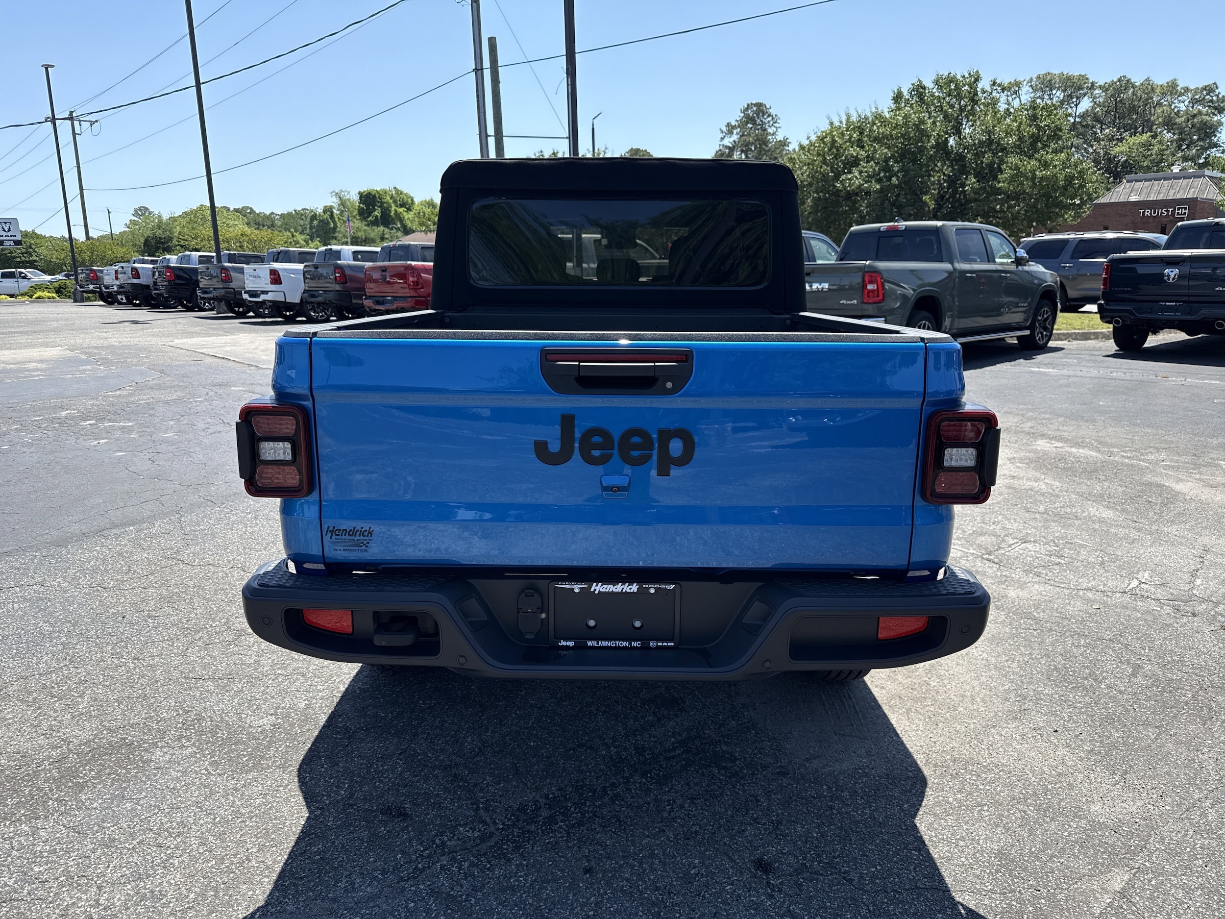 2024 Jeep Gladiator Sport S photo 3