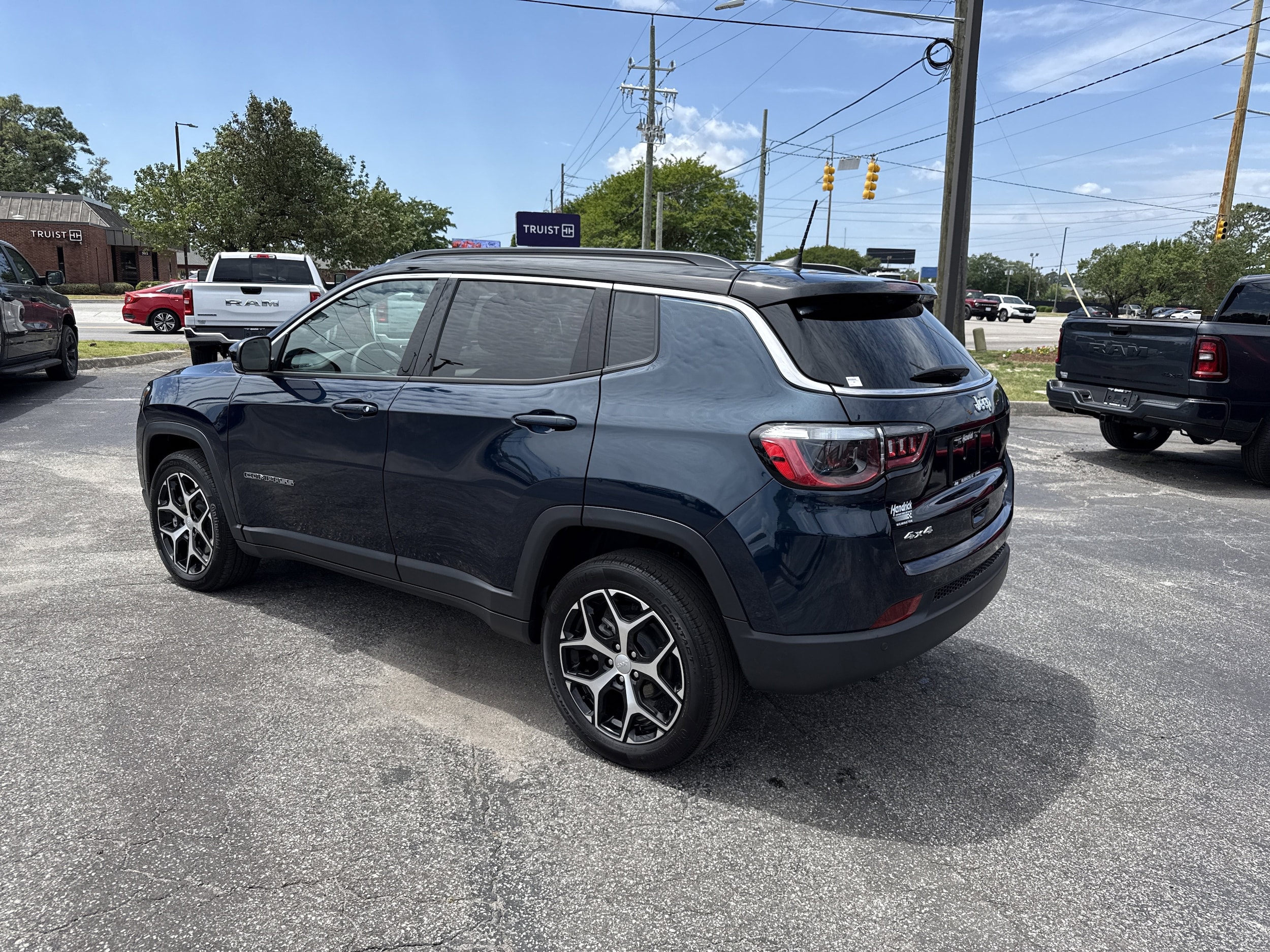 2024 Jeep Compass Limited photo 3