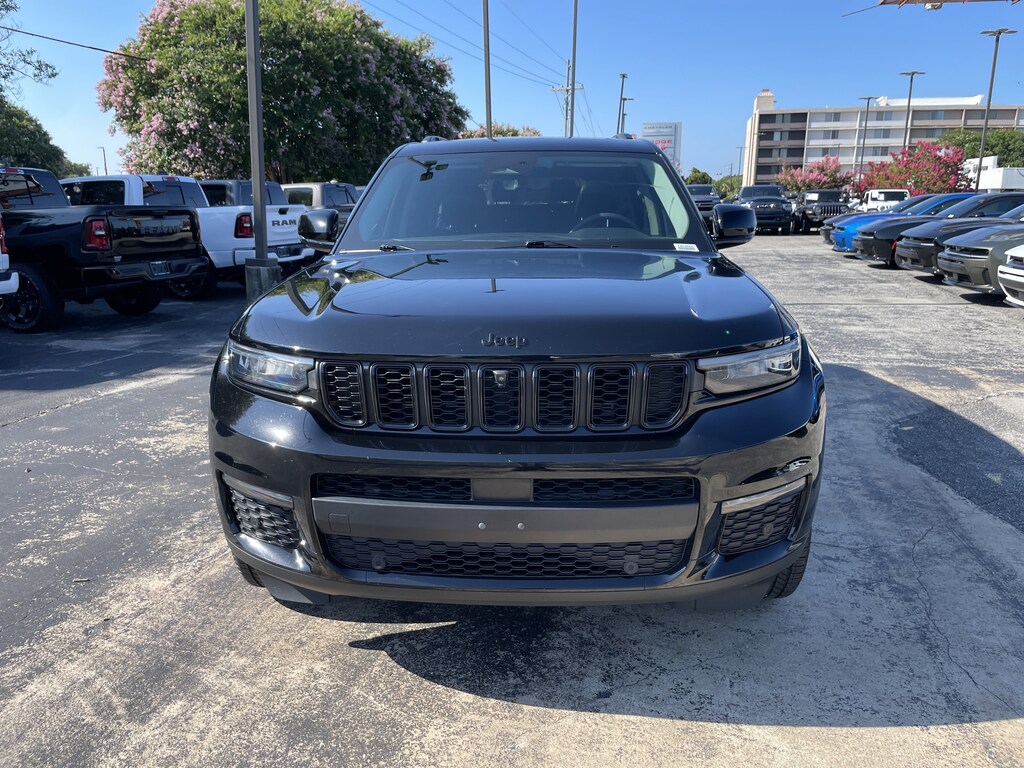 Used 2023 Jeep Grand Cherokee Limited SUV