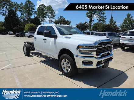 2025 Ram 3500 Chassis Cab Big Horn Truck Crew Cab