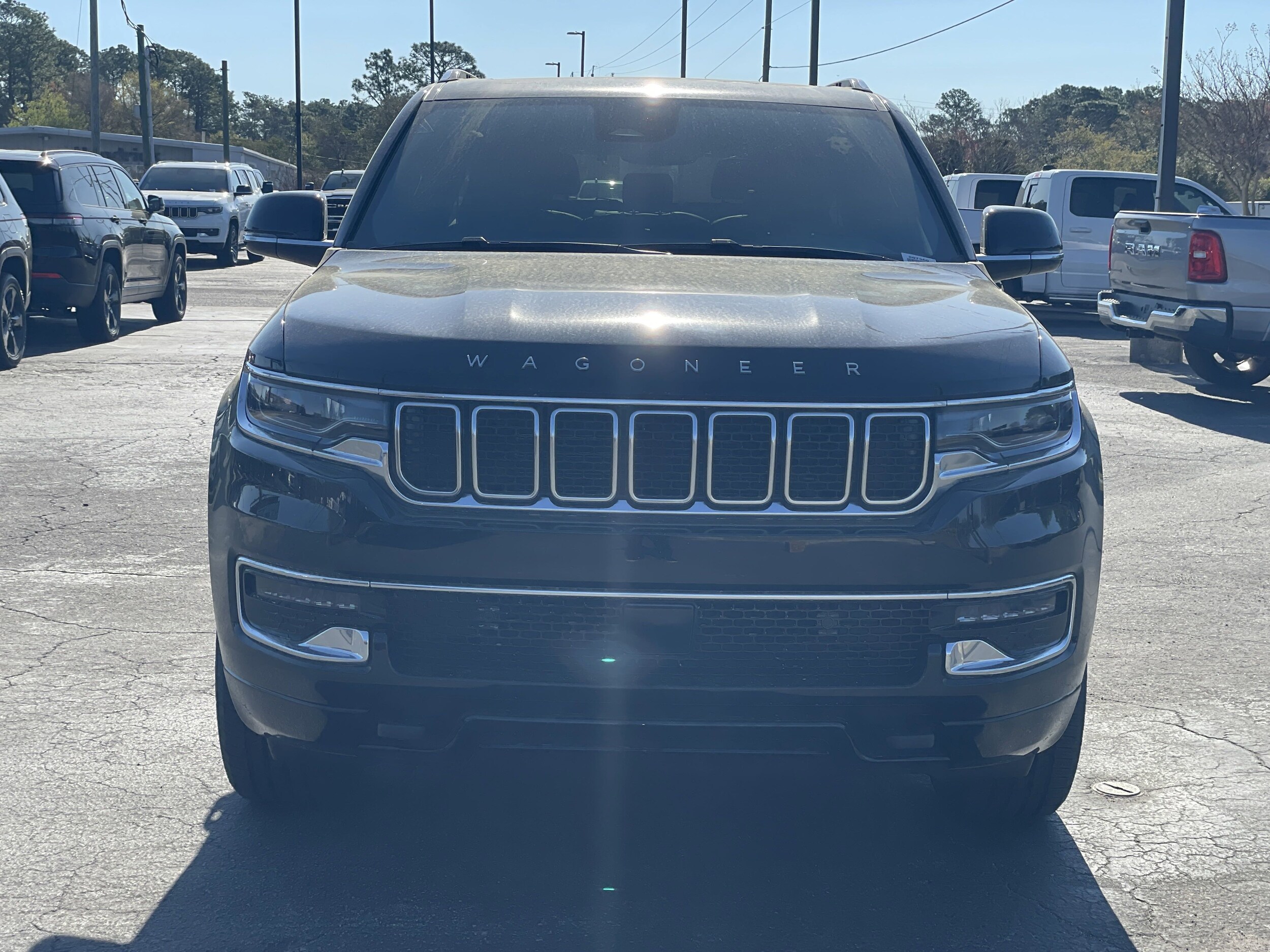2025 Jeep Wagoneer Base photo 3