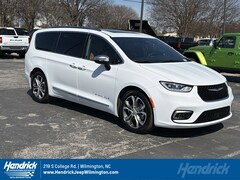 2026 Chrysler Pacifica Pinnacle Passenger Van