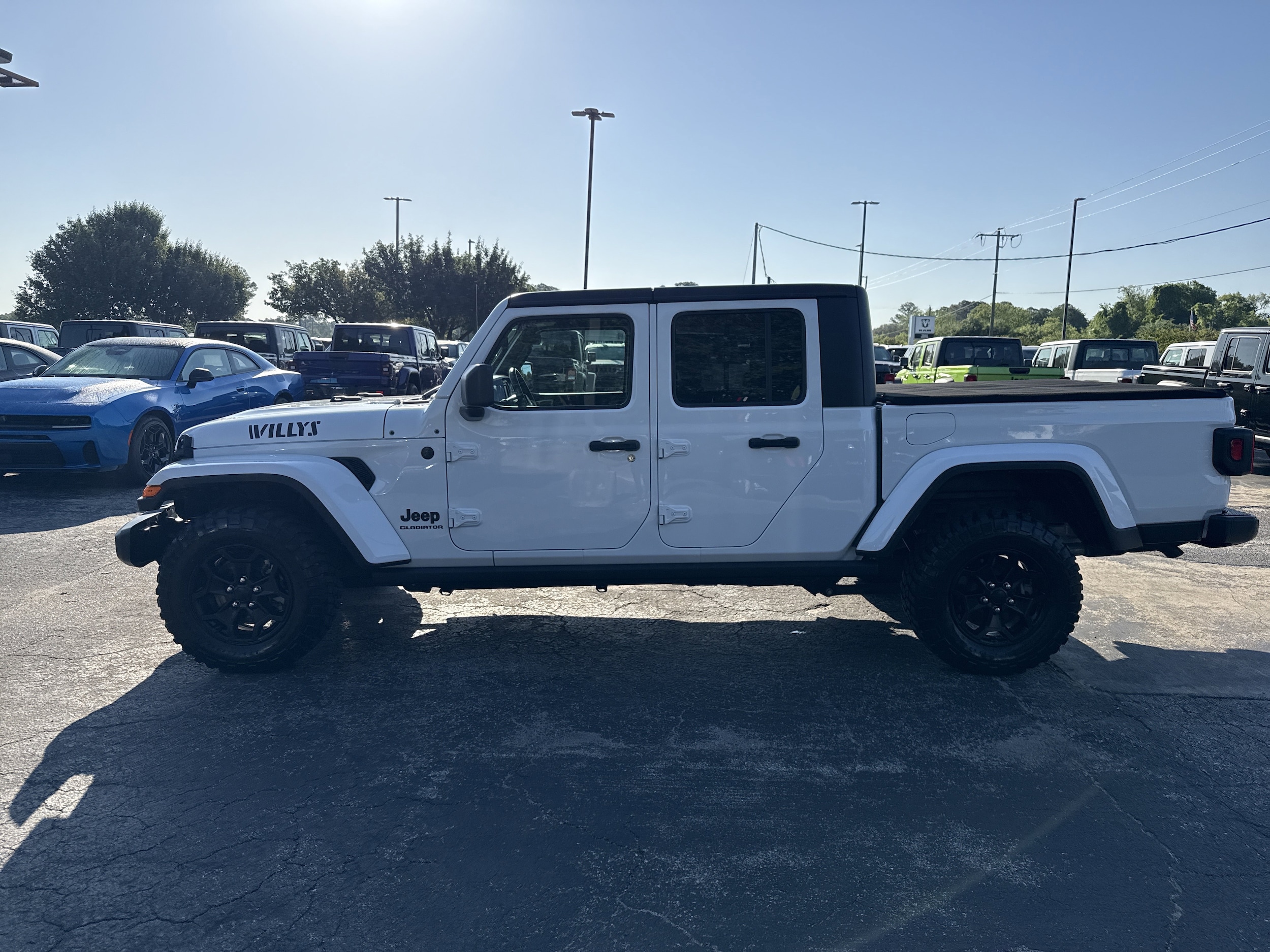 2021 Jeep Gladiator Willys photo 5
