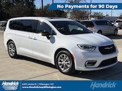 2026 Chrysler Pacifica Limited Passenger Van