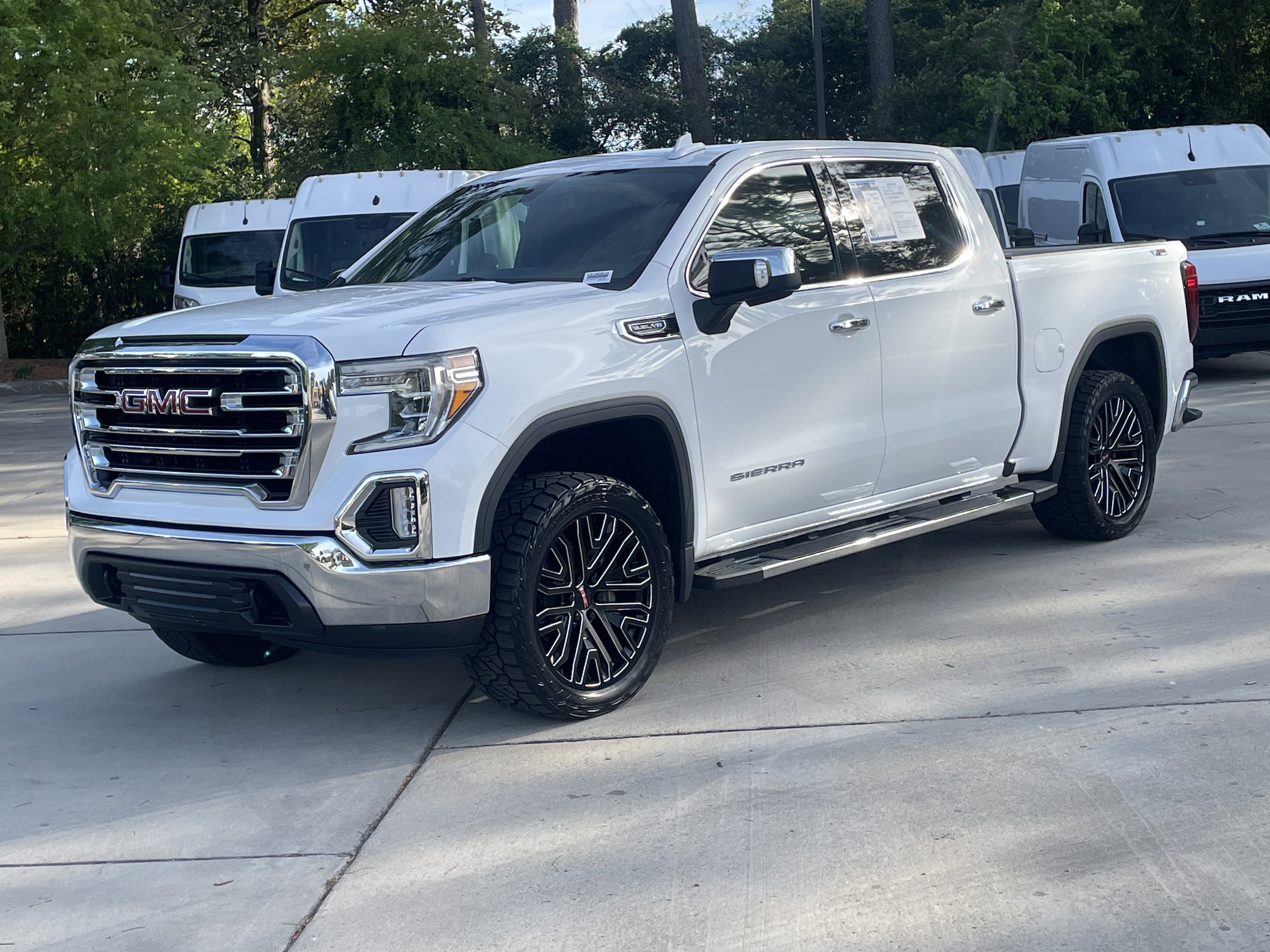 2019 GMC Sierra 1500 SLT photo 4