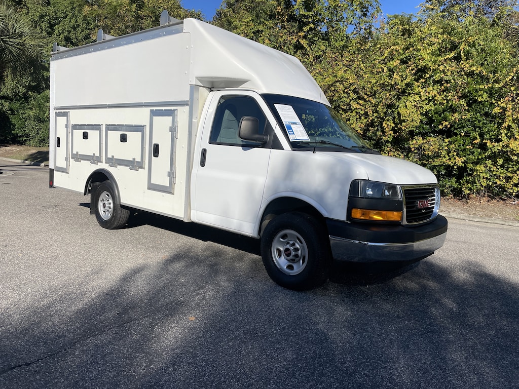 Used 2023 GMC Savana Cutaway  Truck