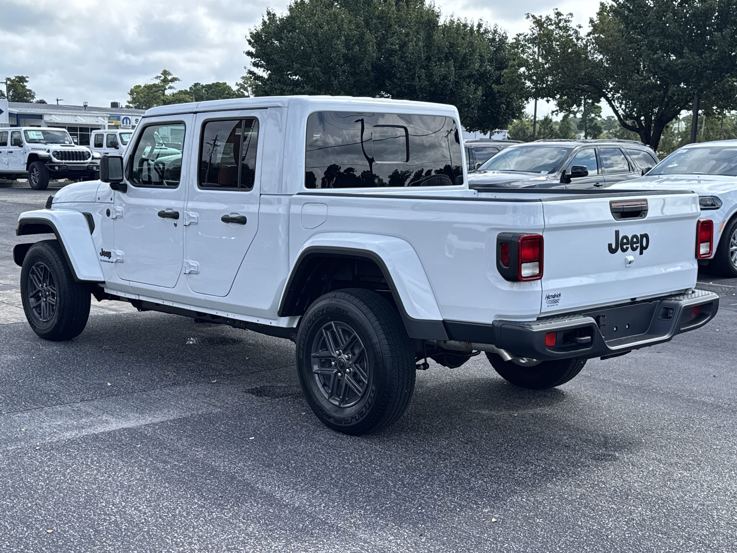 2025 Jeep Gladiator Sport S photo 5