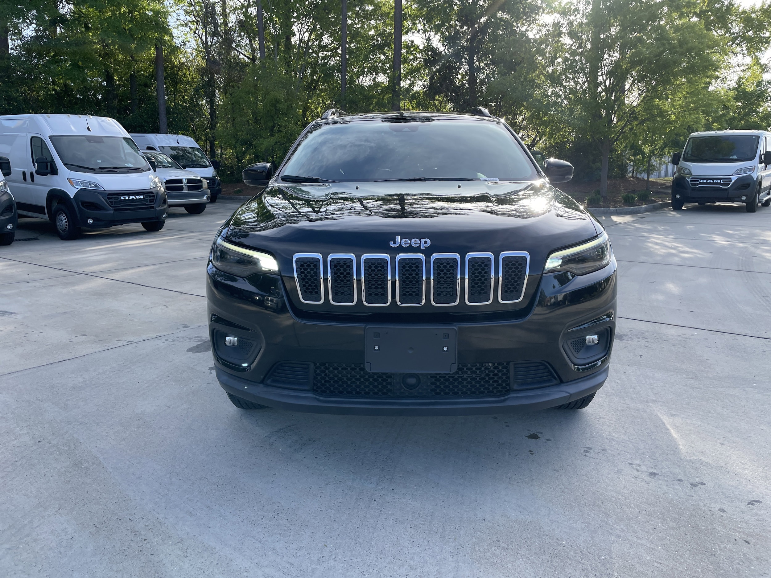 2022 Jeep Cherokee Latitude Lux photo 2