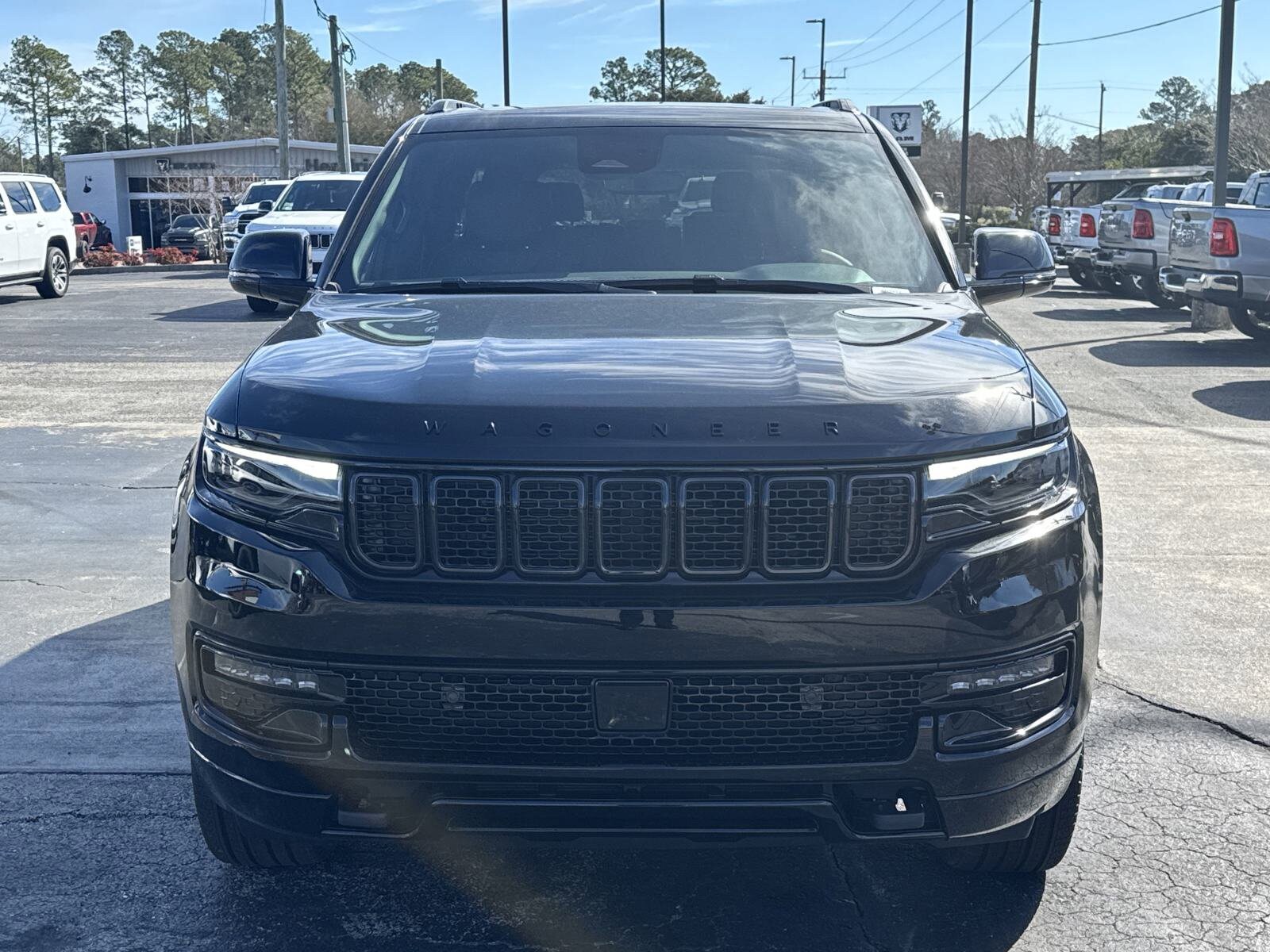 2025 Jeep Wagoneer Series II Carbide photo 3