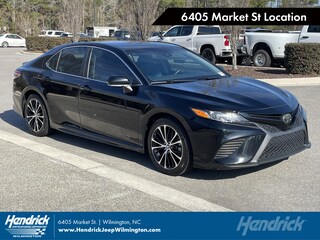 2020 Toyota Camry SE Sedan