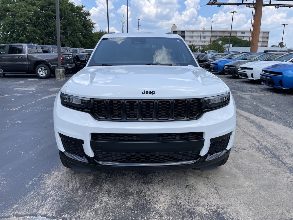 Used 2023 Jeep Grand Cherokee Altitude SUV