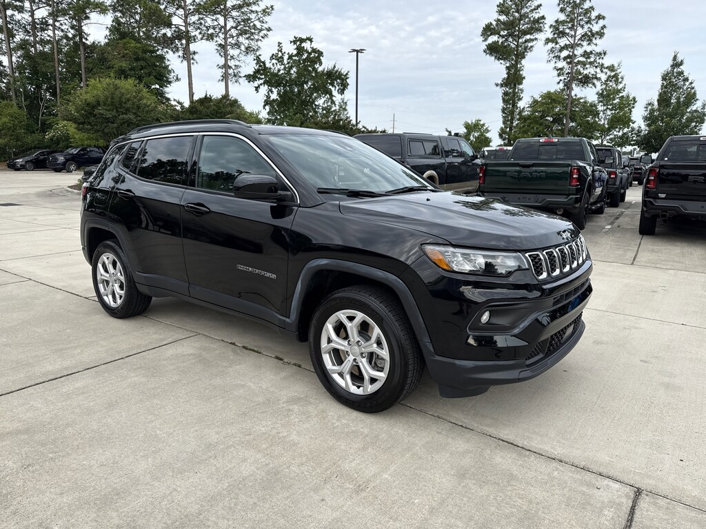 Used 2024 Jeep Compass Latitude SUV